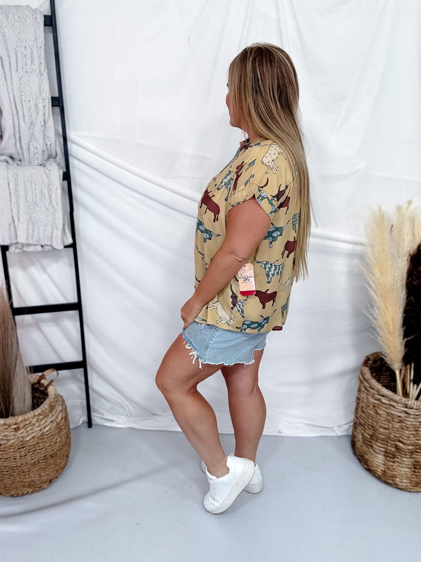 Artsy Longhorn Short Sleeve Button Down Shirt