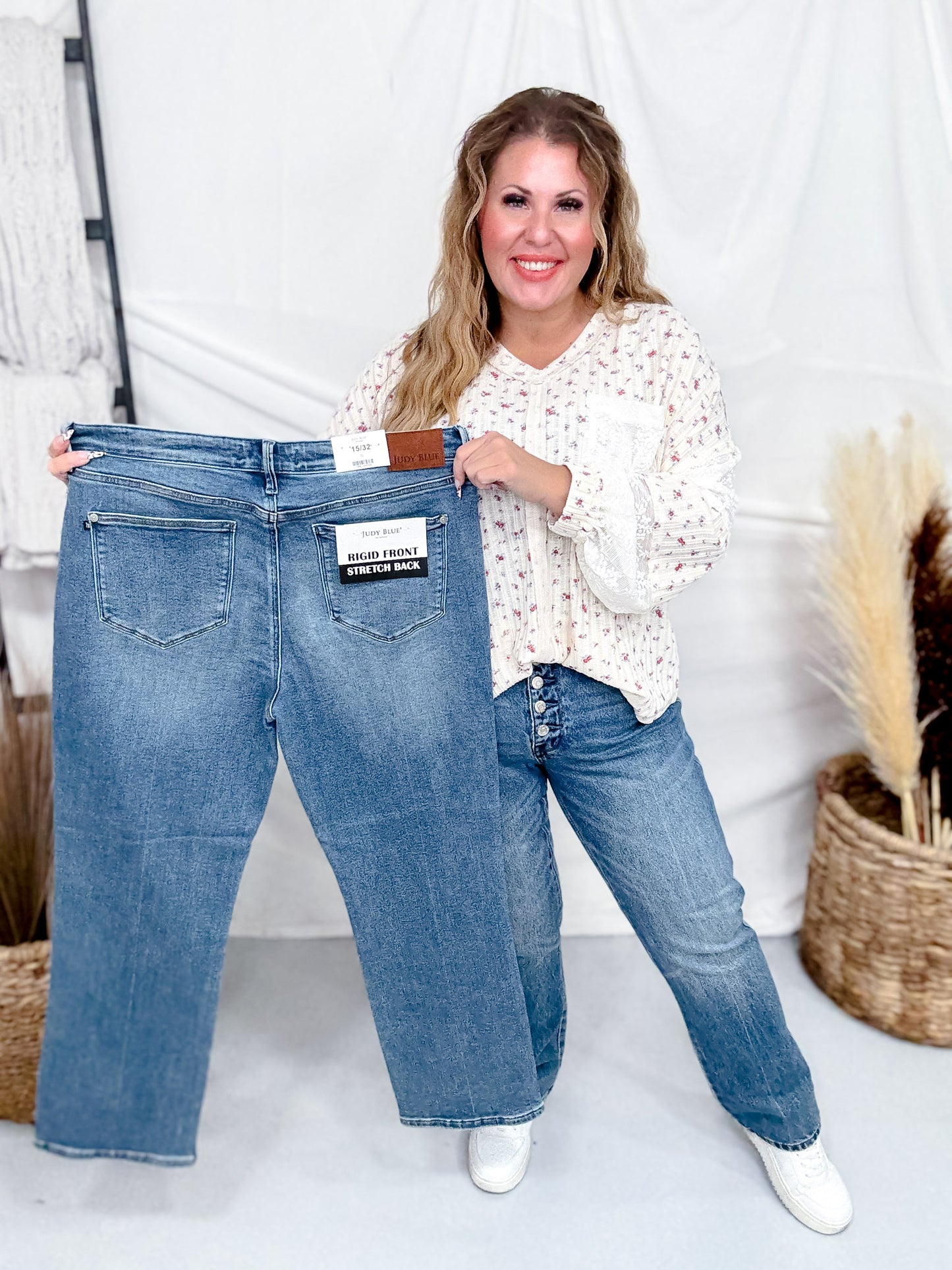 Judy Blue Mid-Rise Slim Straight Rigid Magic Button Fly Jeans