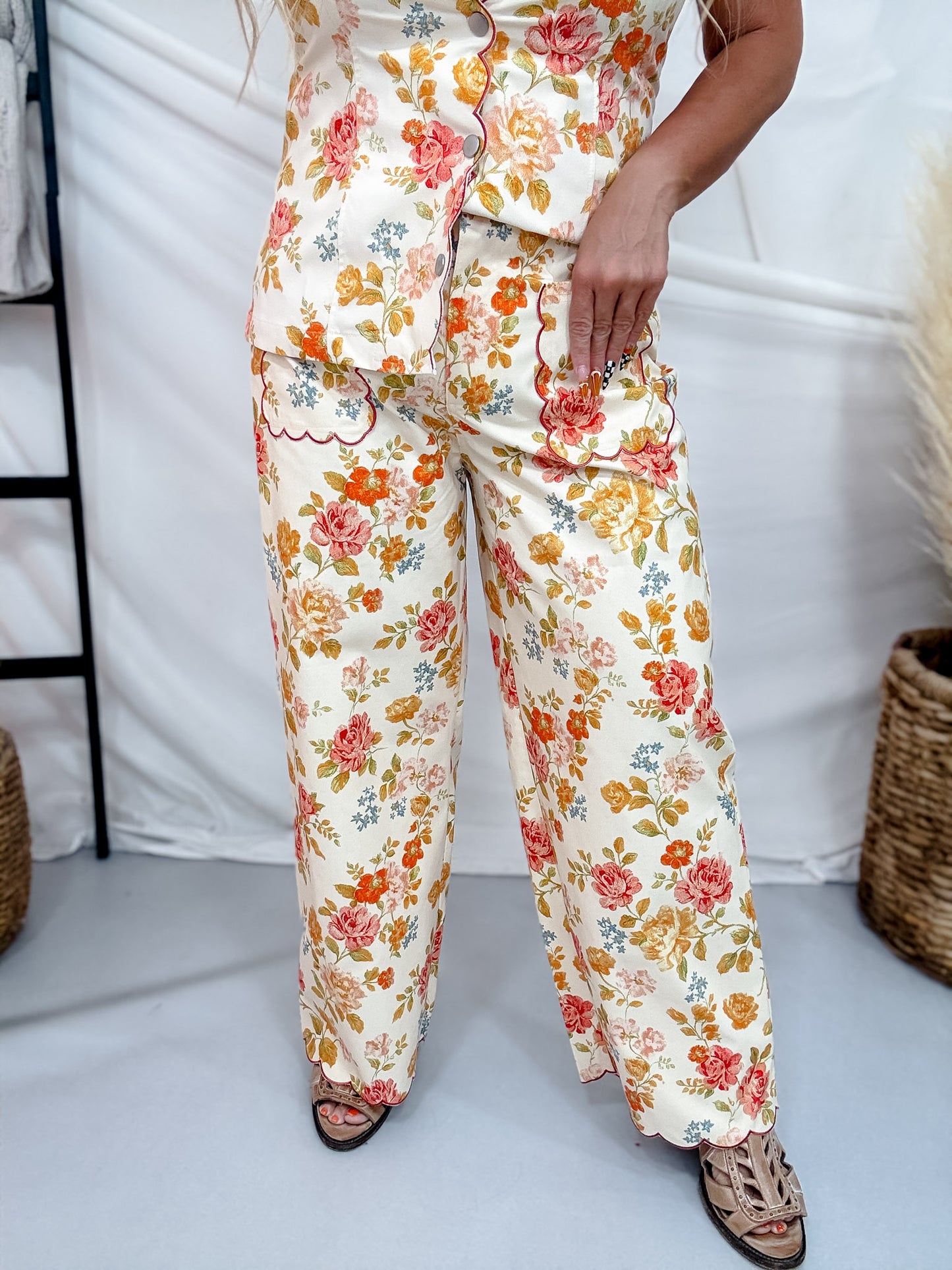 Warm Toned Floral Print Scalloped Edge Cropped Pants