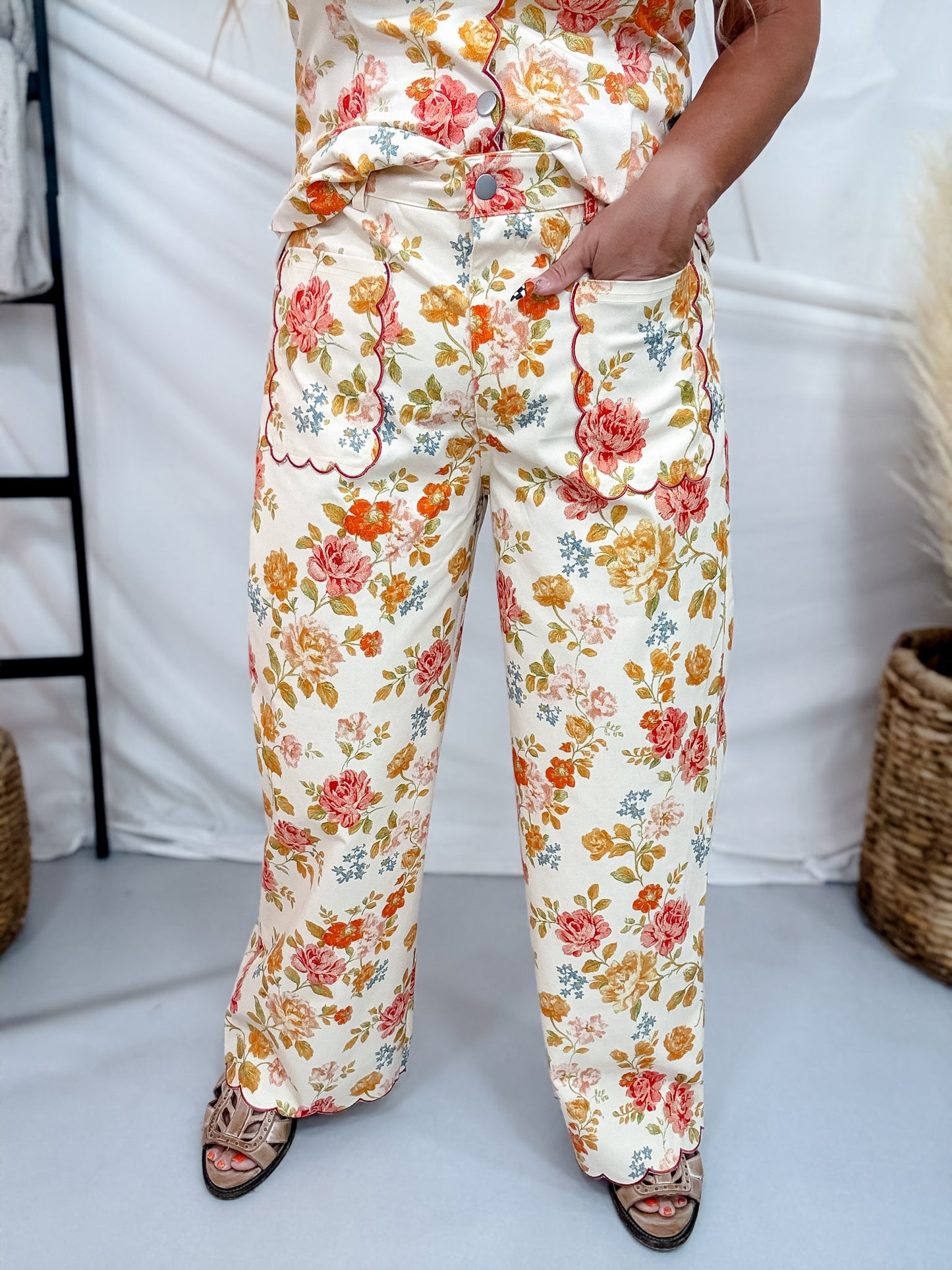 Warm Toned Floral Print Scalloped Edge Cropped Pants