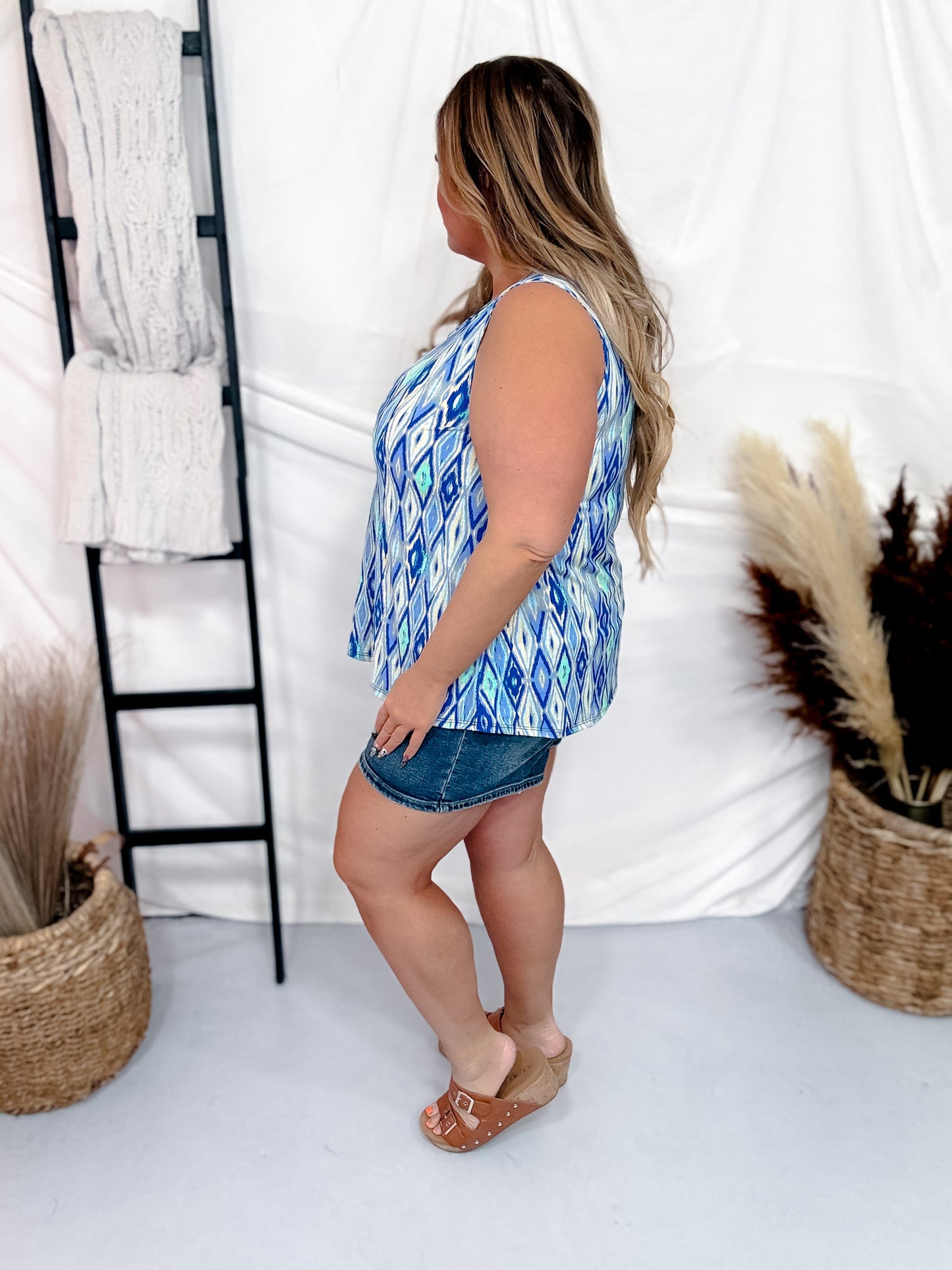 Blue Diamond Patterned Sleeveless Lizzy V-Neck Top