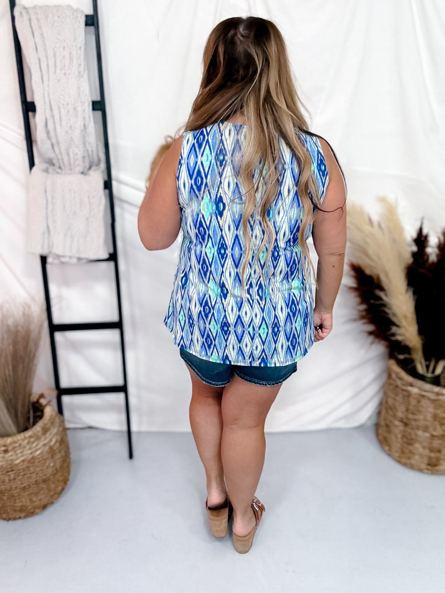 Blue Diamond Patterned Sleeveless Lizzy V-Neck Top
