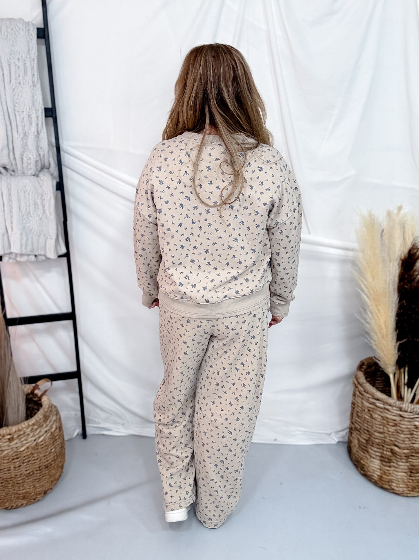 Beige & Blue Floral Print Sweatshirt With Asymmetrical Hem