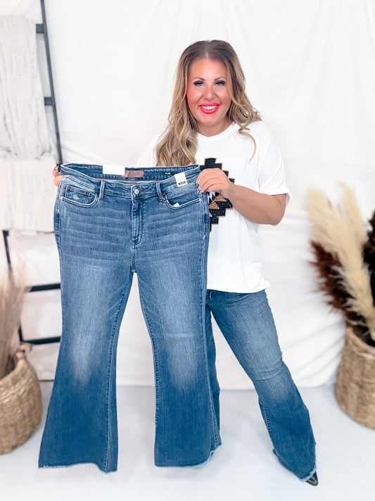 Judy Blue Mid-Rise Vintage Wash Flare Jeans w/ Destroy Fray Hem