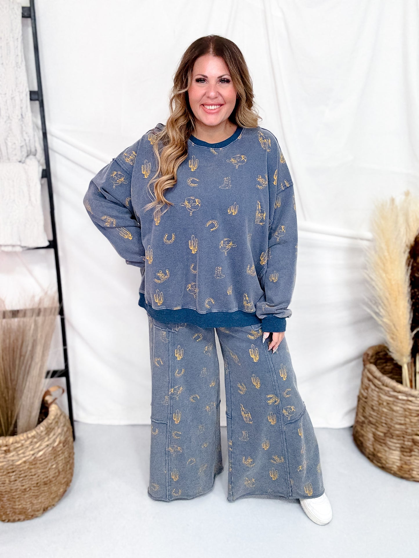 Long Sleeve Western Print Mineral Washed Pullover Sweater