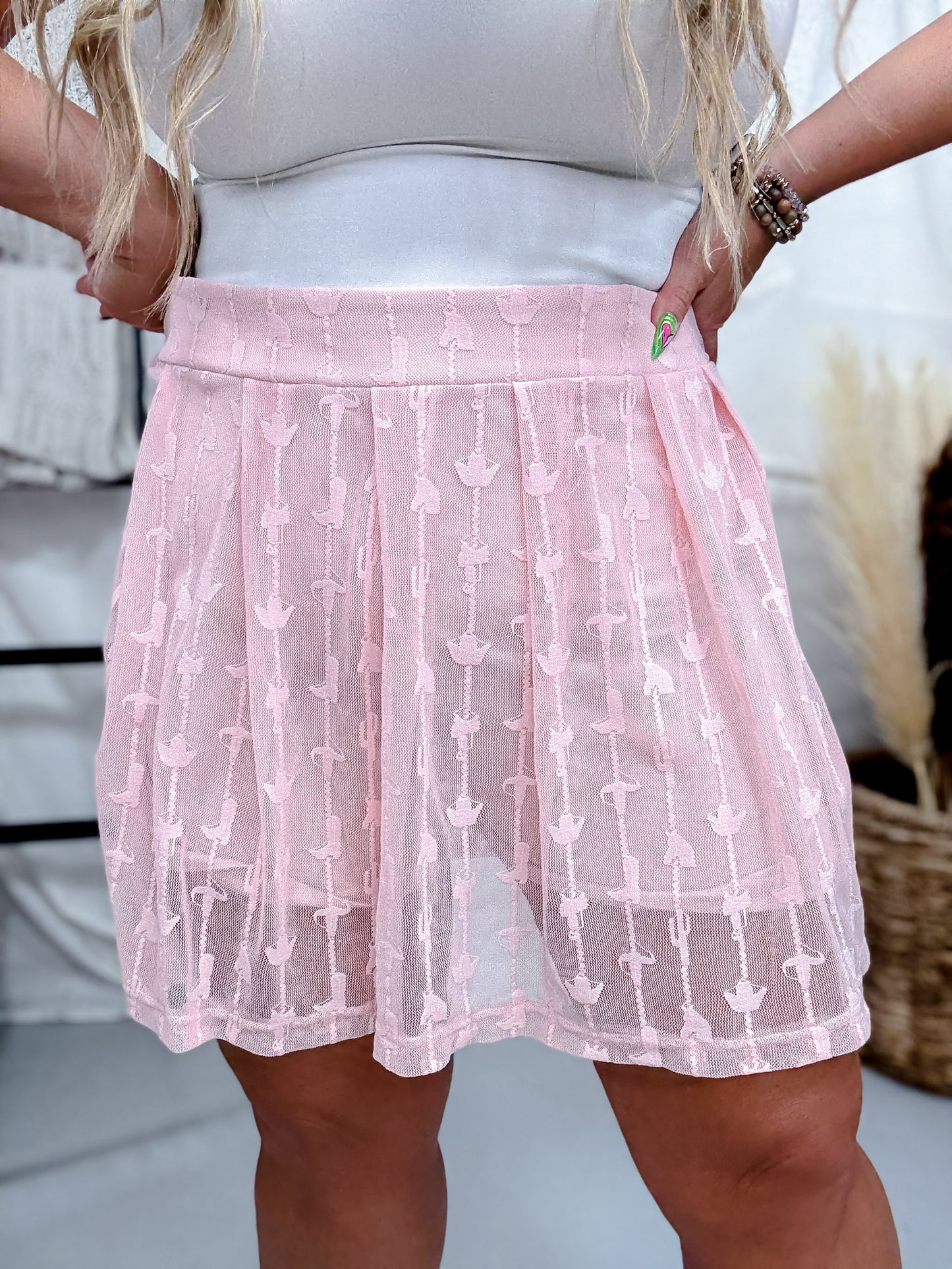 Lingo Lace Skort In Dusty Rose
