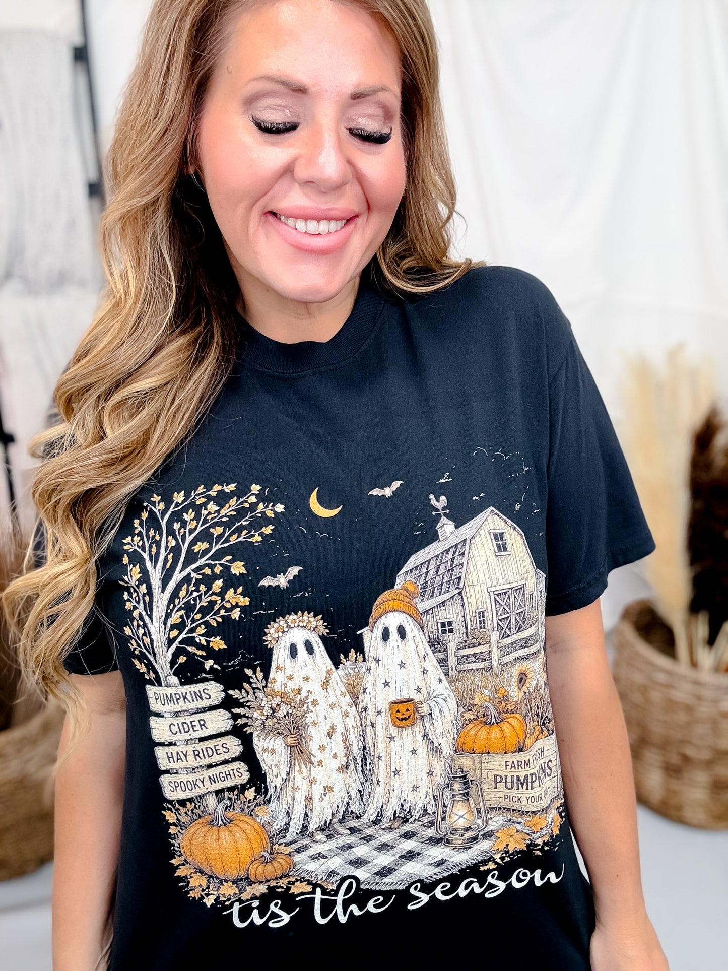Tis The Season Ghost Scene Graphic Tee