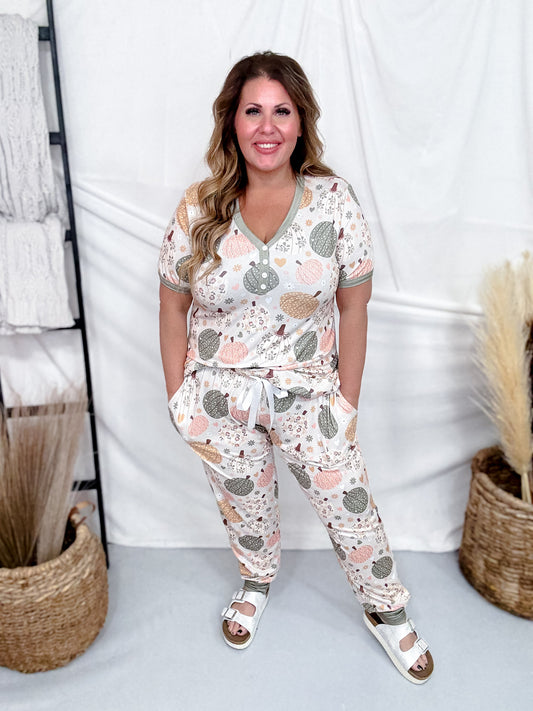 Daisy Pumpkin Loungewear Set With Short Sleeve Top & Joggers