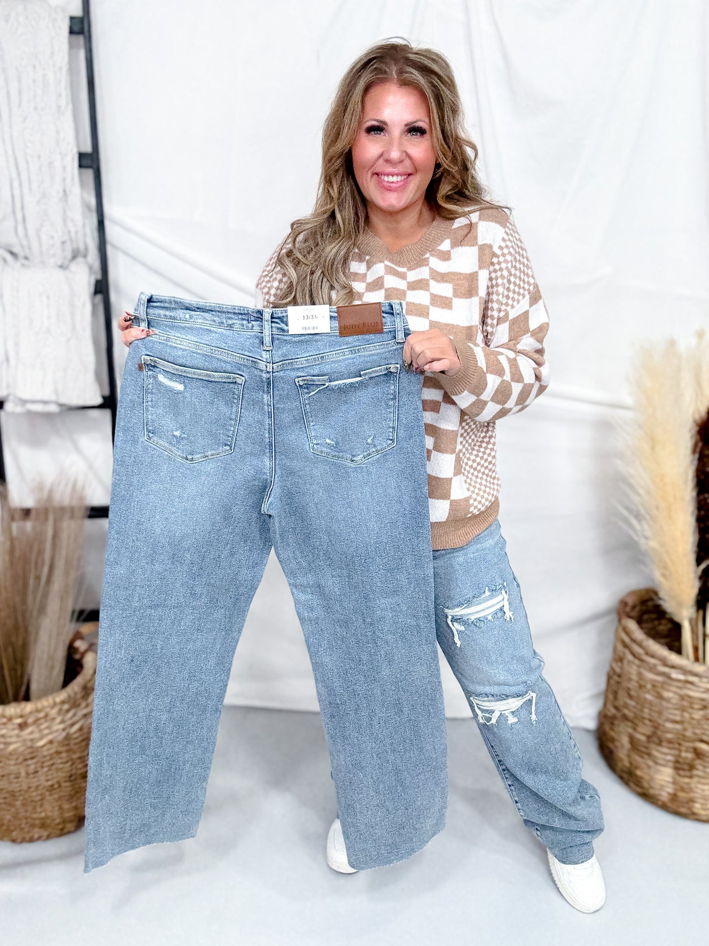 Judy Blue Mid Rise Distressed 90's Straight Leg Jeans