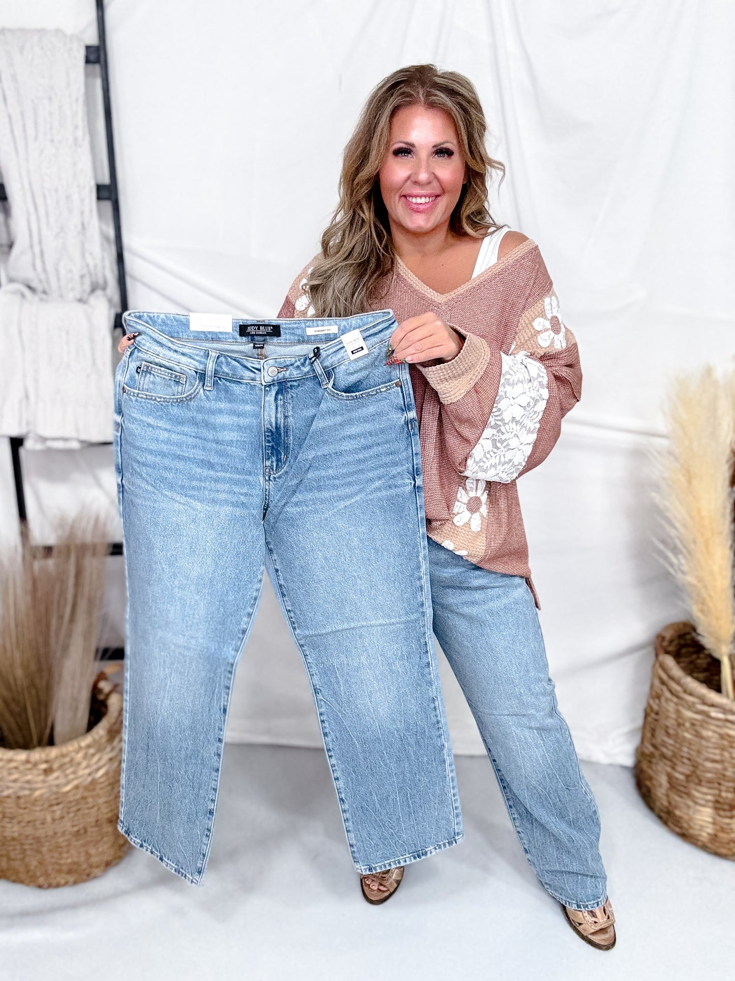 Judy Blue Mid Rise Rigid Magic Straight Leg Jeans