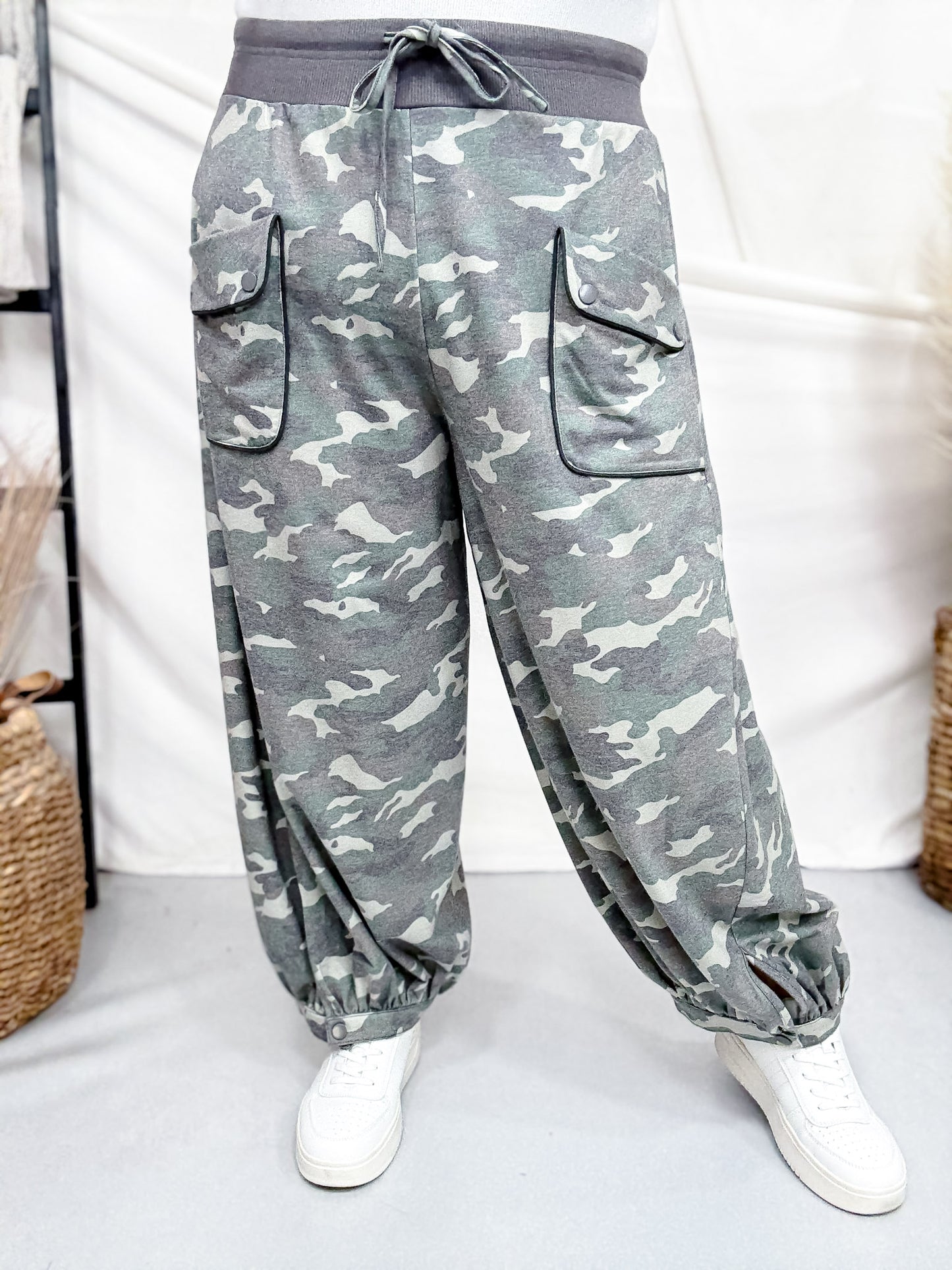 Acid Washed Camouflage Print Cropped Joggers With Drawstring Waist