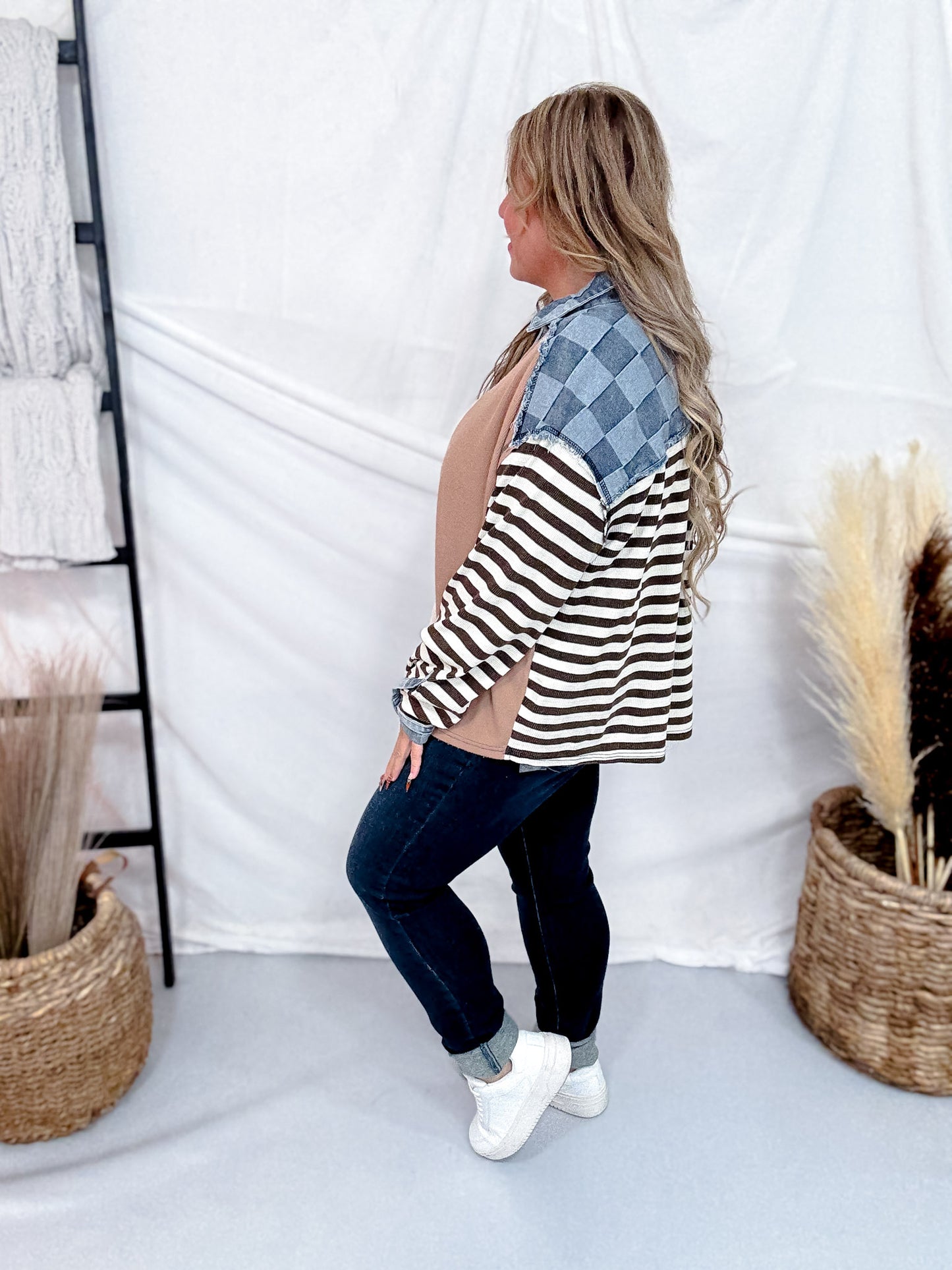 Mix & Match Top With Striped Sleeves & Checkered Denim