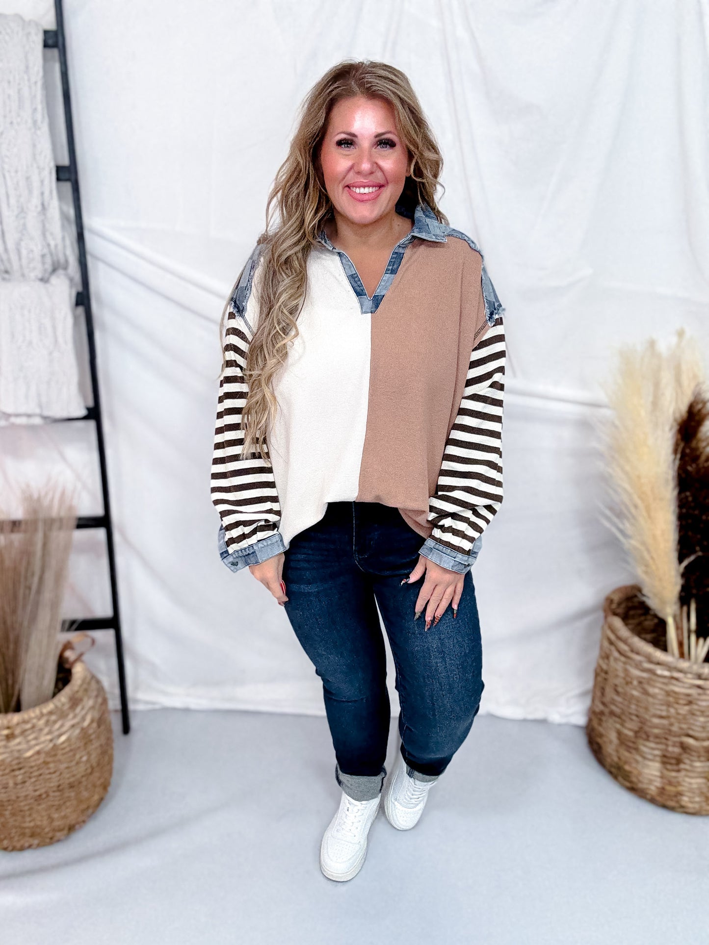 Mix & Match Top With Striped Sleeves & Checkered Denim