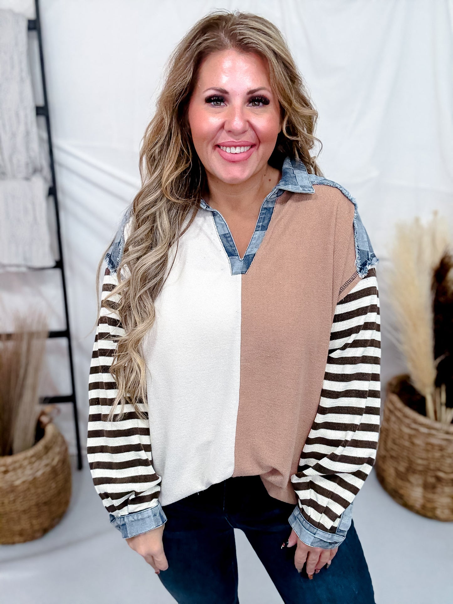 Mix & Match Top With Striped Sleeves & Checkered Denim