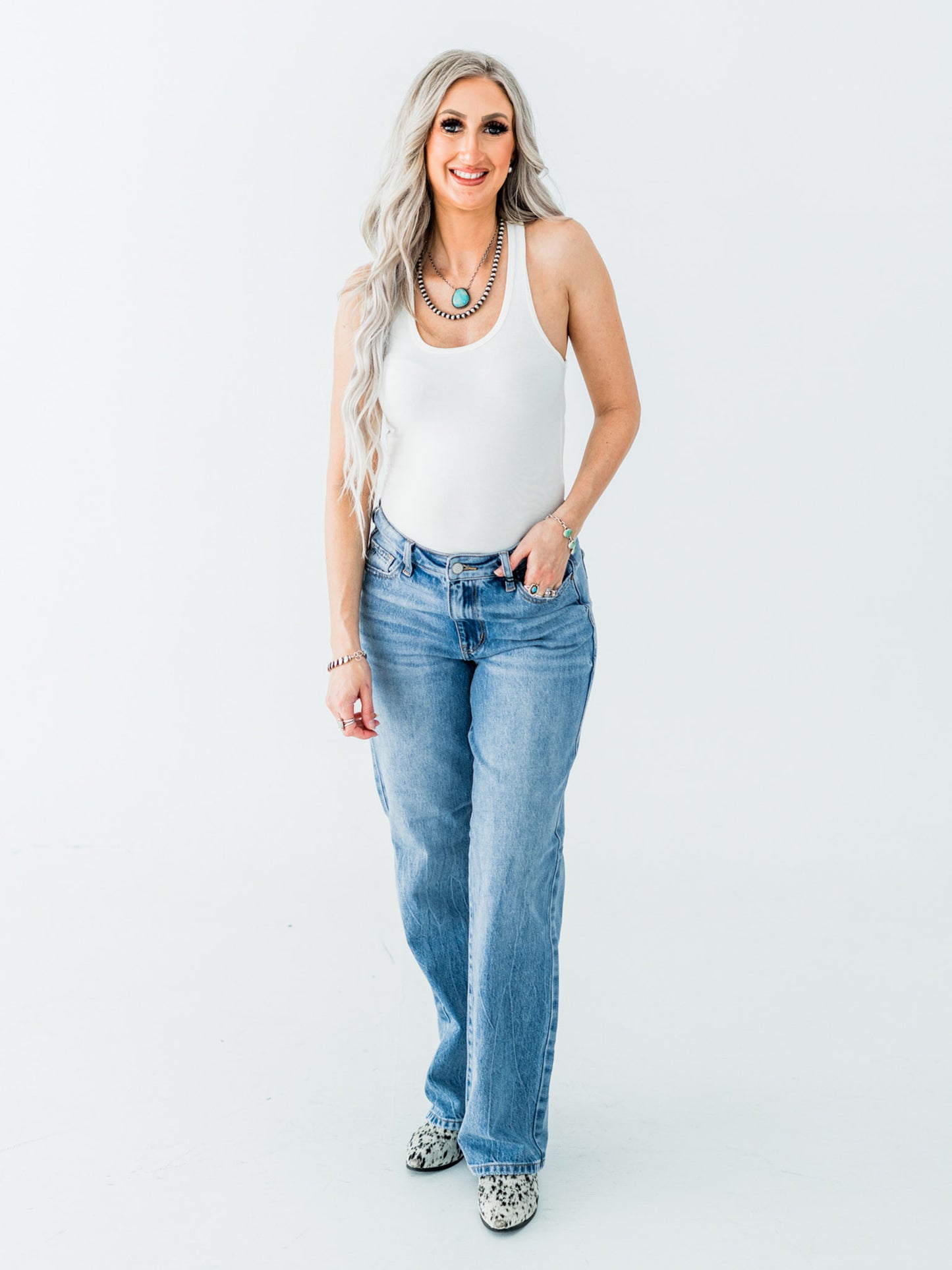 Judy Blue Mid Rise Rigid Magic Straight Leg Jeans
