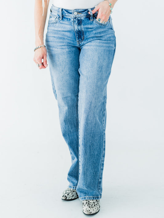 Judy Blue Mid Rise Rigid Magic Straight Leg Jeans