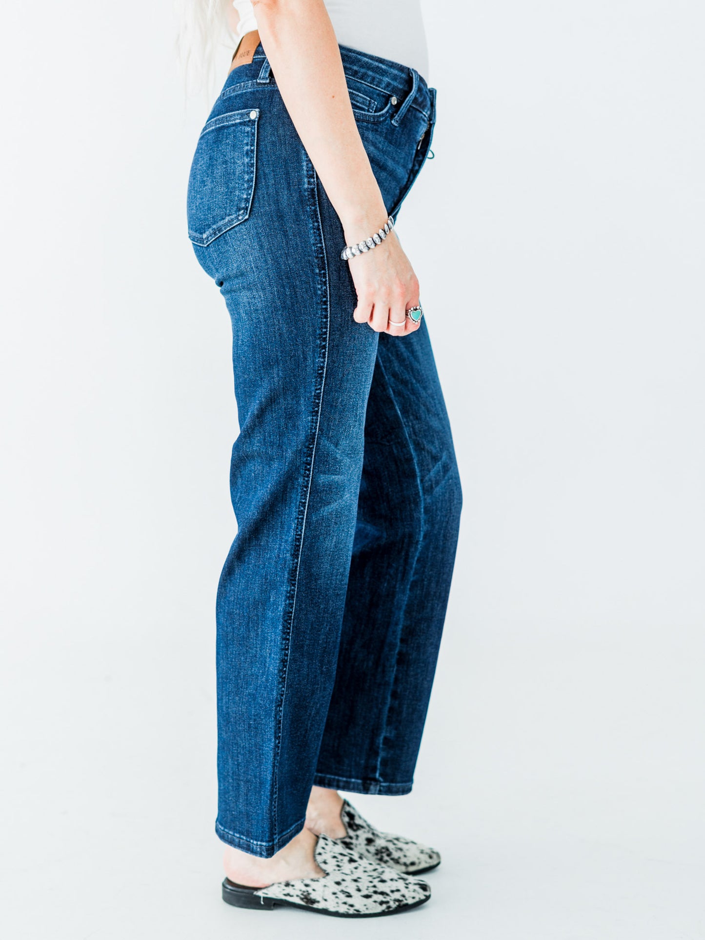 Judy Blue Mid-Rise Petite Straight Leg Tummy Control Jeans