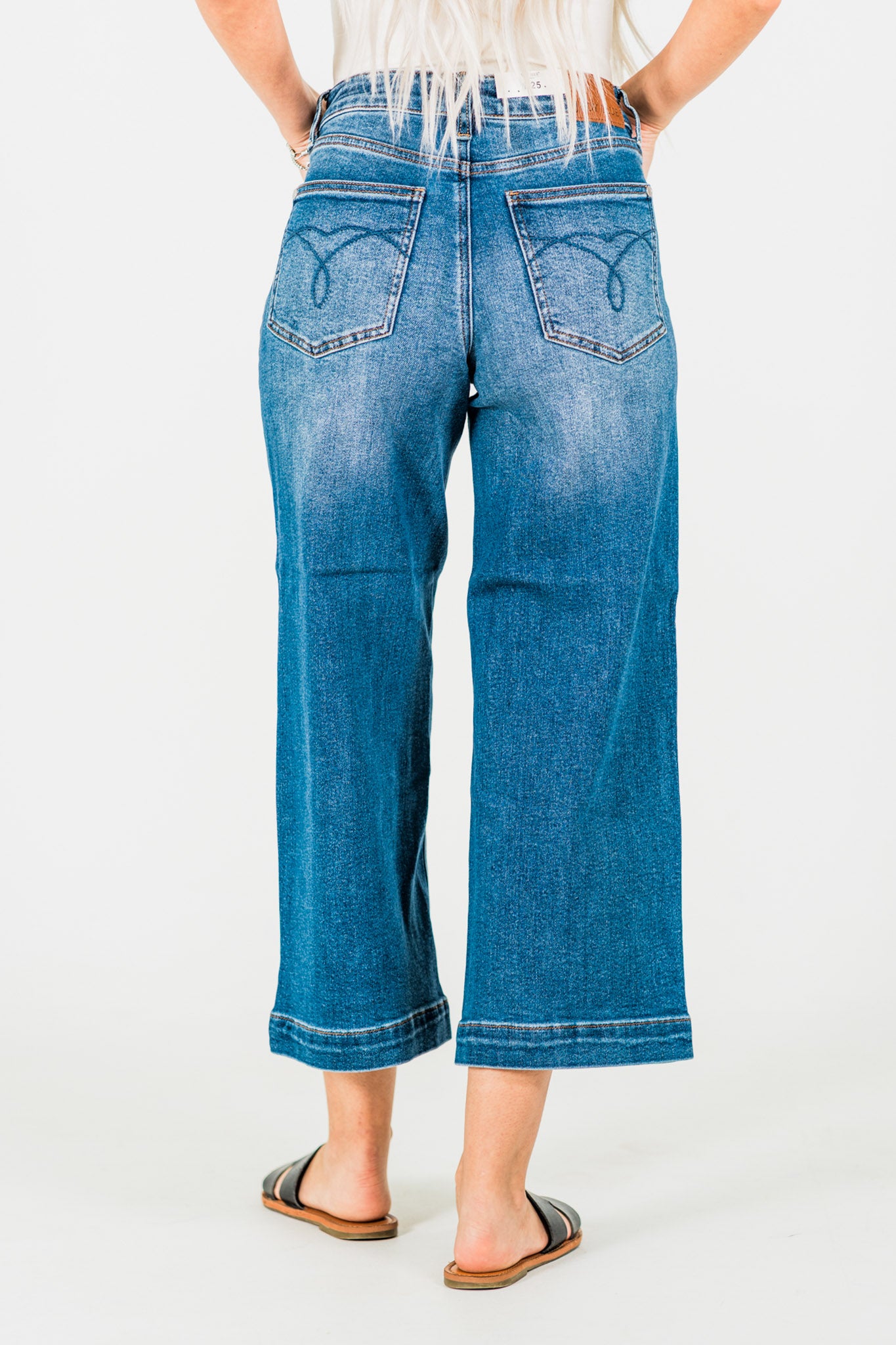 Judy Blue Cropped Wide Leg Mid-Rise Jeans With Wide Hems