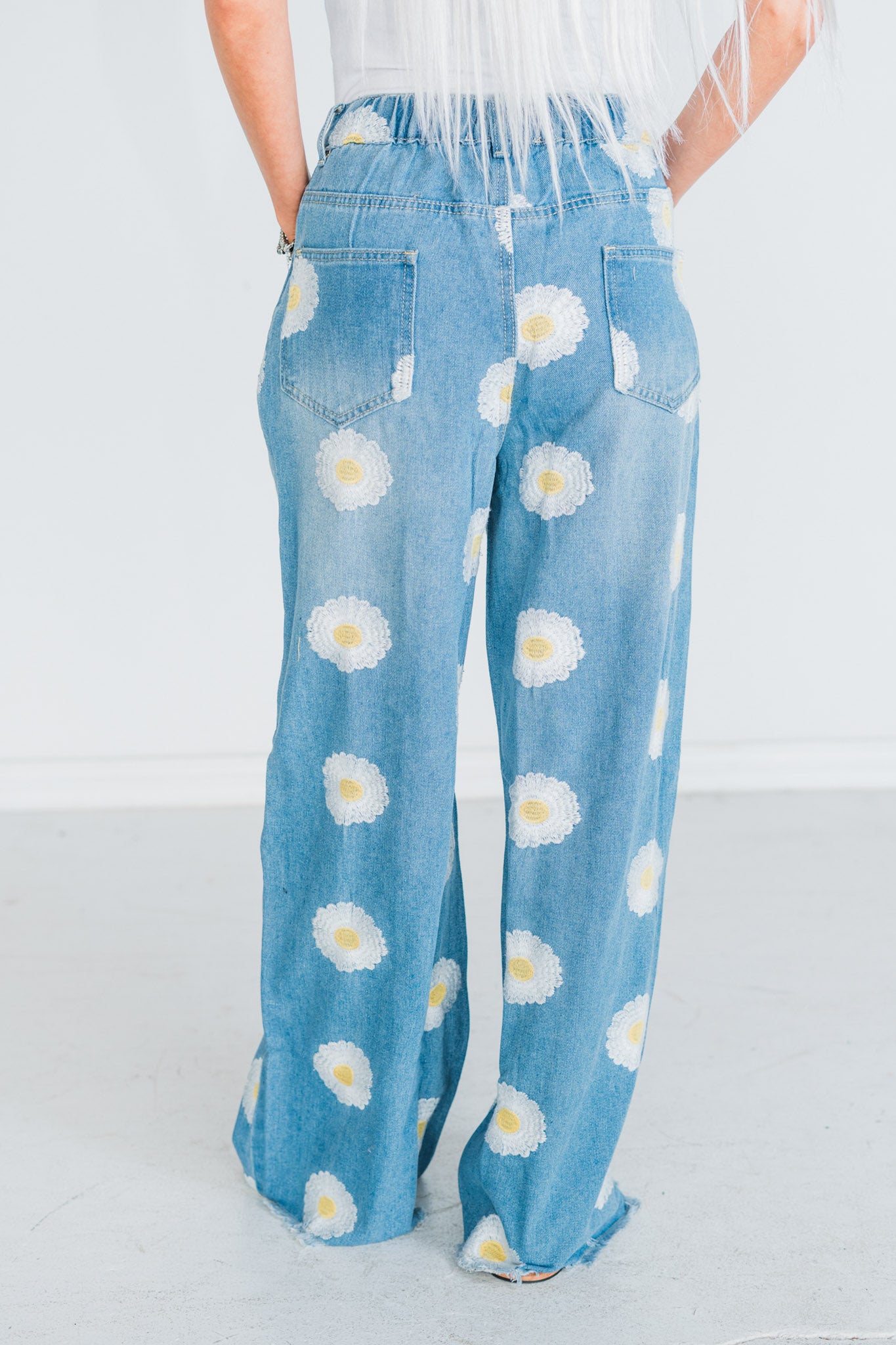 Daisy Embroidered Wide-Leg Jeans