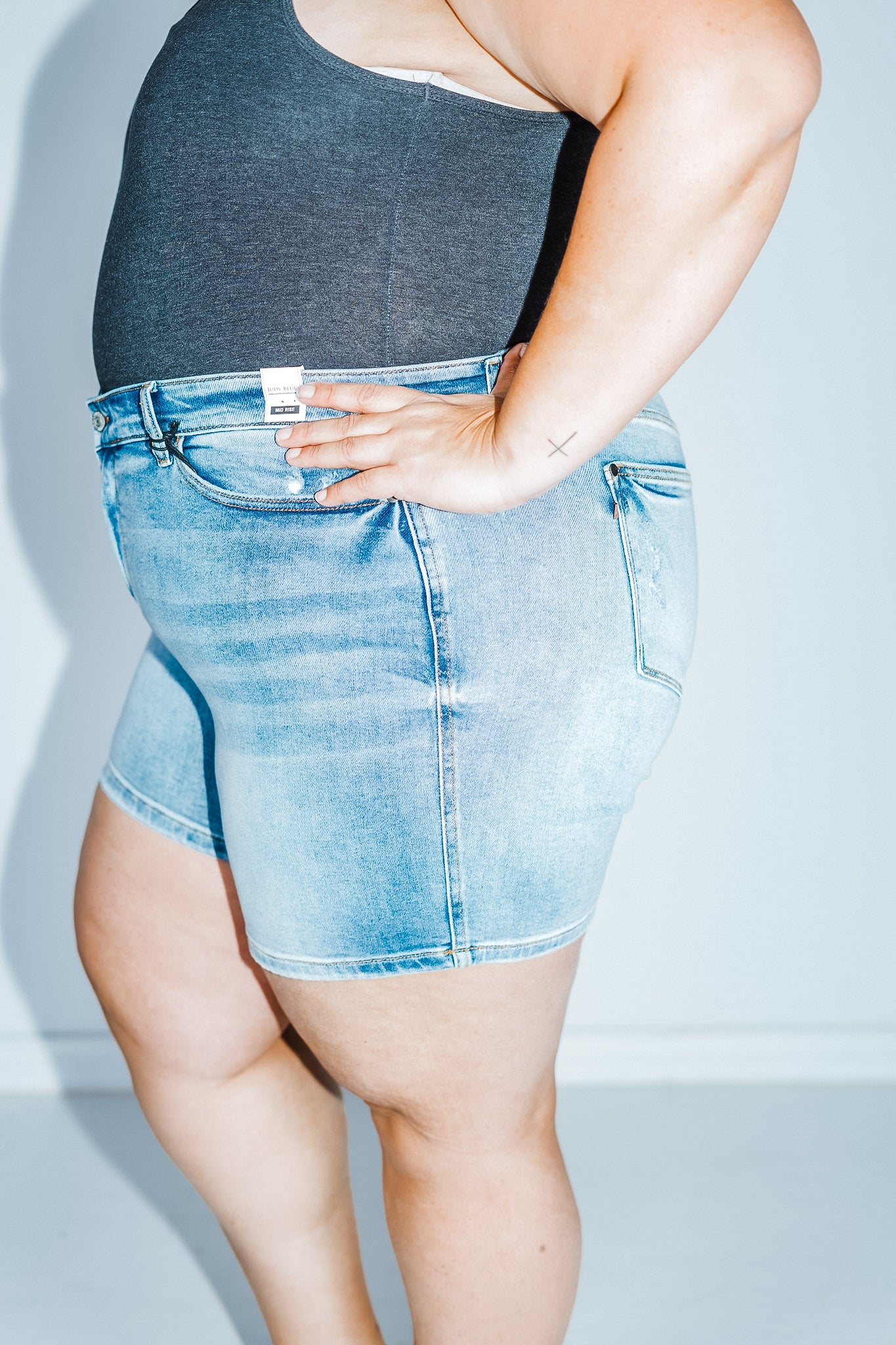 Judy Blue Mid Rise Vintage Wash Dad Shorts