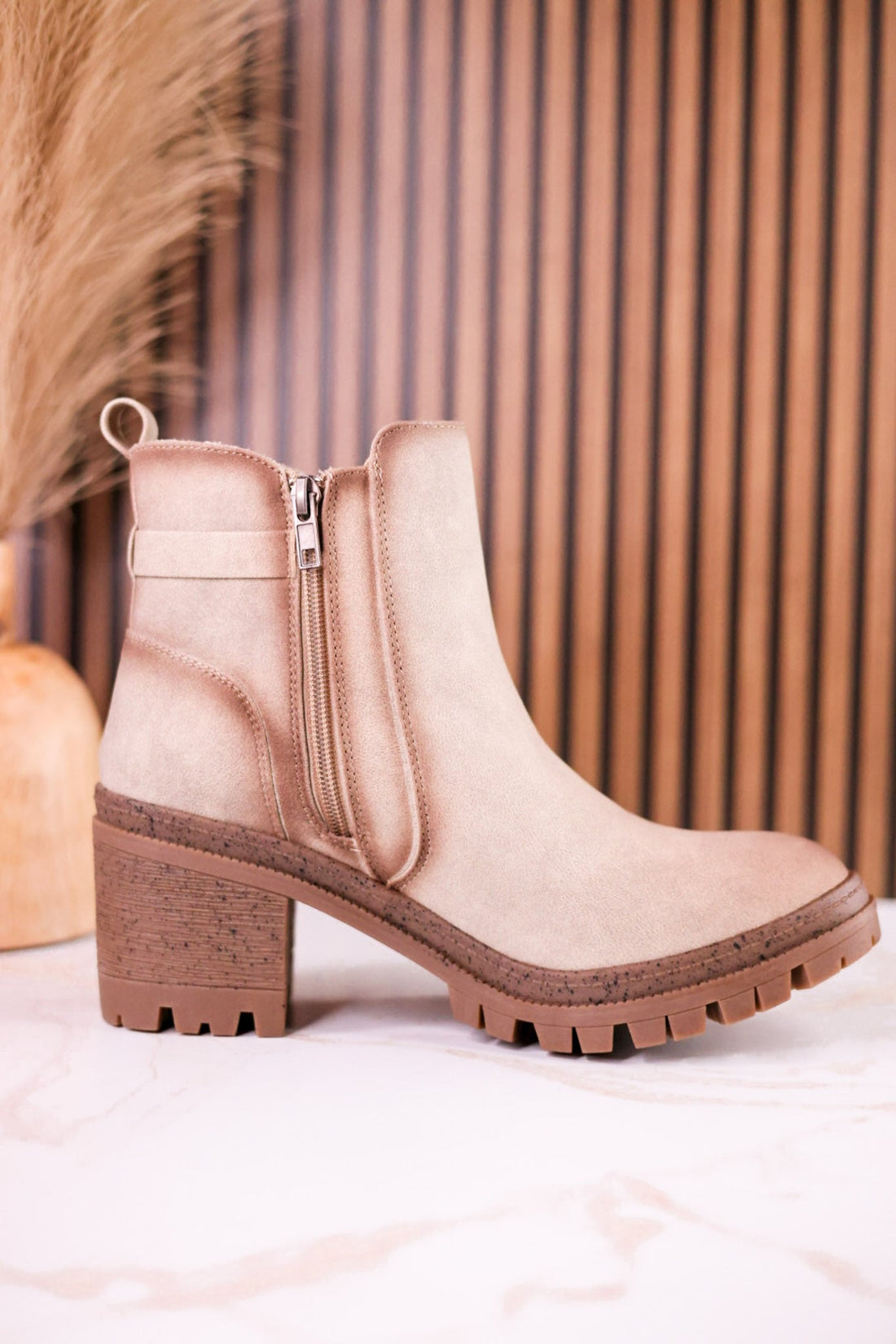 Beige Ankle Boots With Speckled Chunky Soles - Whiskey Skies - VERY G