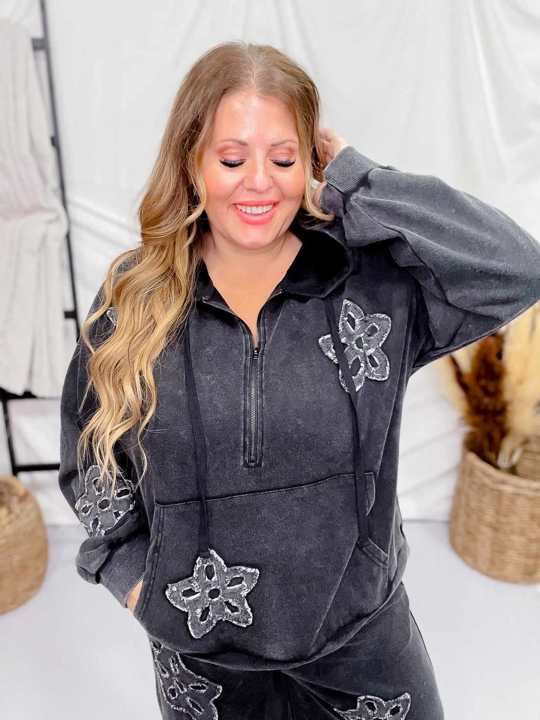 Black Acid Washed Flower Patch Zipped Hood Sweatshirt - Whiskey Skies - ODDI