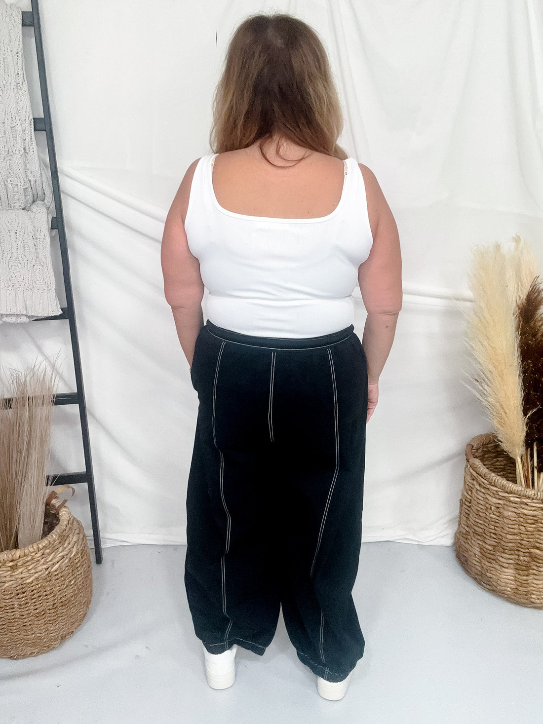 Black Drawstring Waist Cropped Pants With Floral Appliques - Whiskey Skies - ODDI