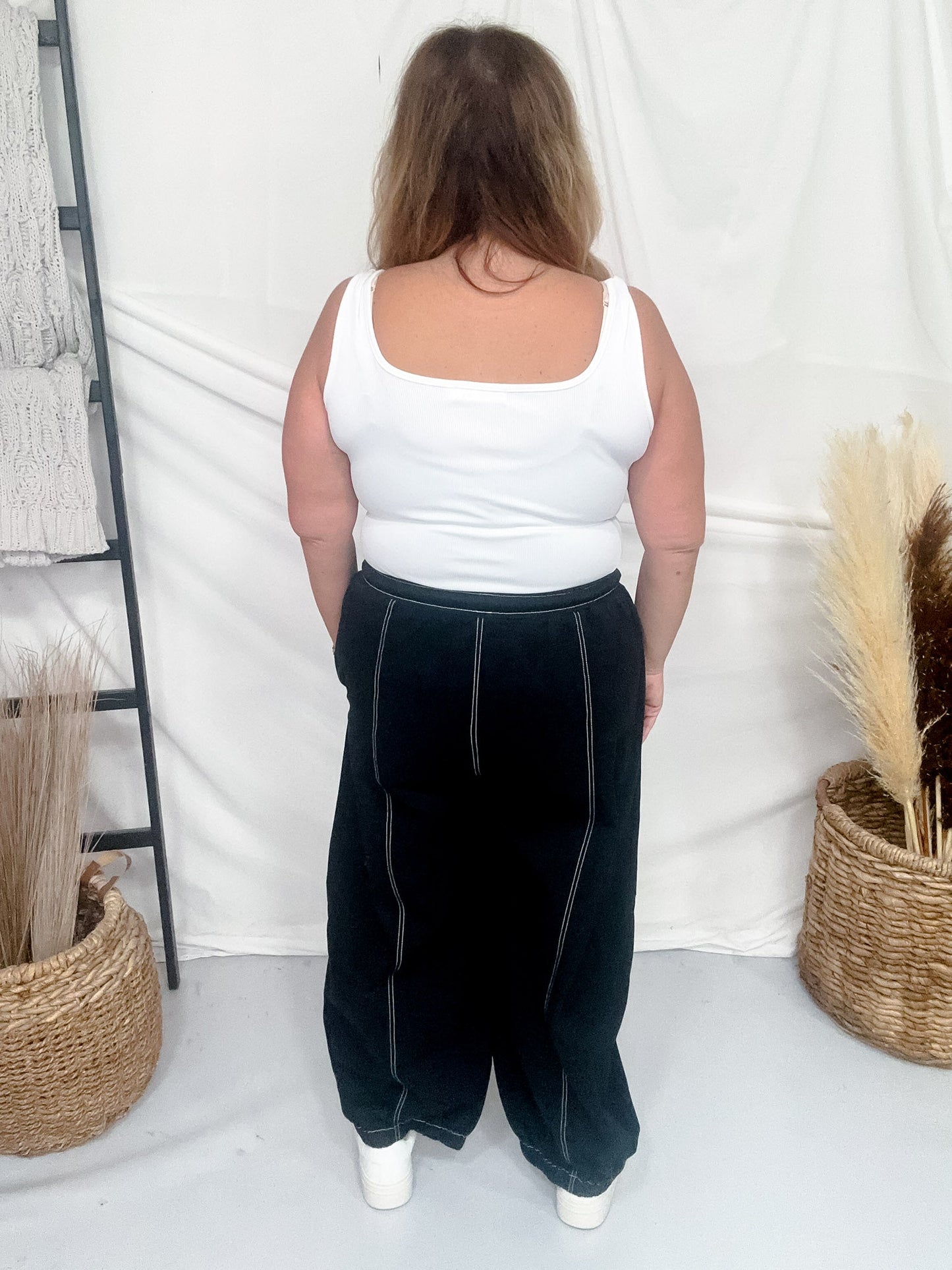 Black Drawstring Waist Cropped Pants With Floral Appliques - Whiskey Skies - ODDI