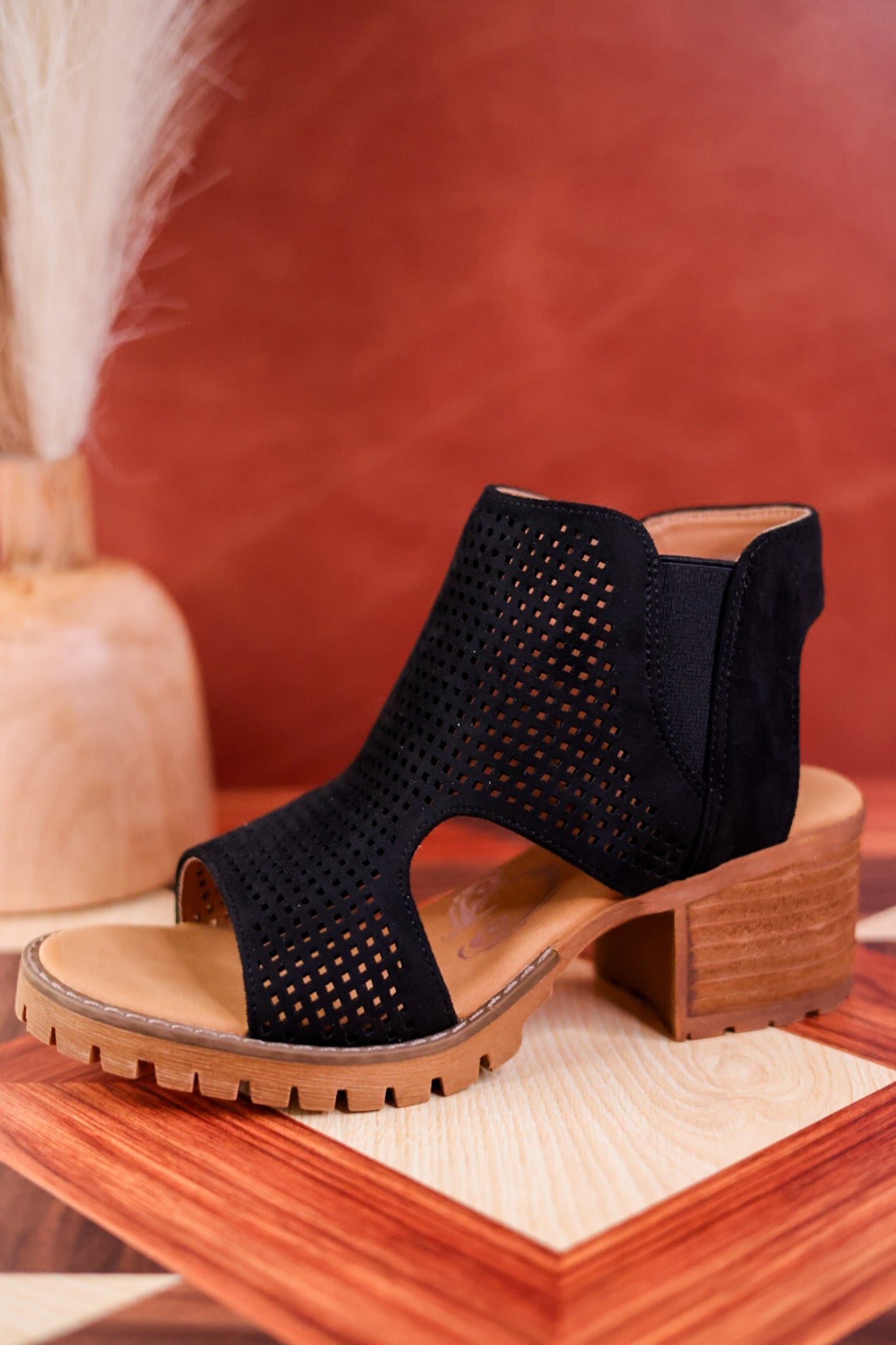 Black Milsy Chunky Heel Ankle Sandals - Whiskey Skies - VERY G