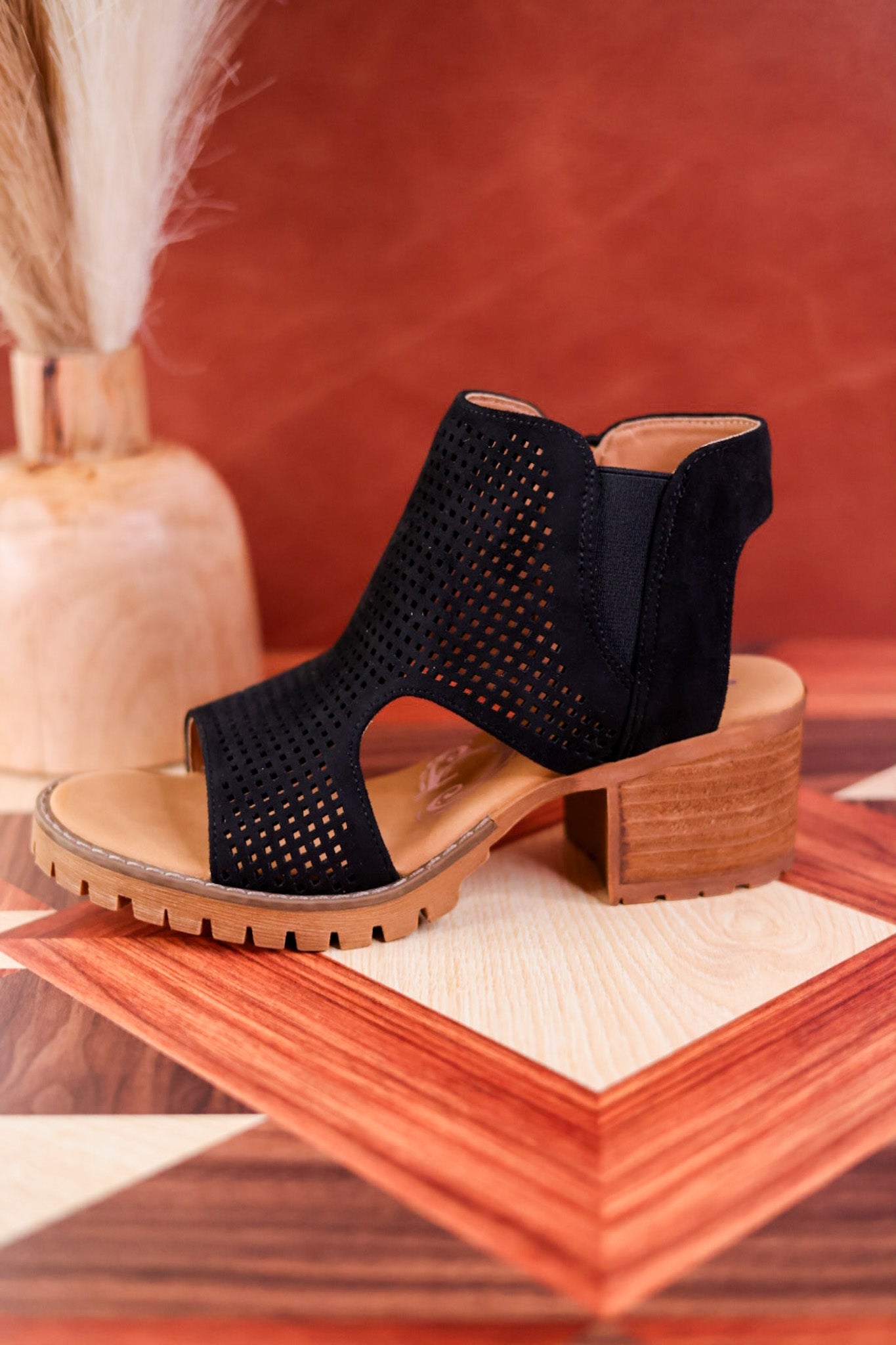 Black Milsy Chunky Heel Ankle Sandals - Whiskey Skies - VERY G