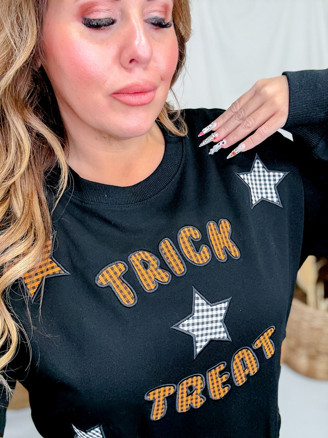 Black Sweatshirt With Gingham Patterned "Trick Or Treat" - Whiskey Skies - ODDI