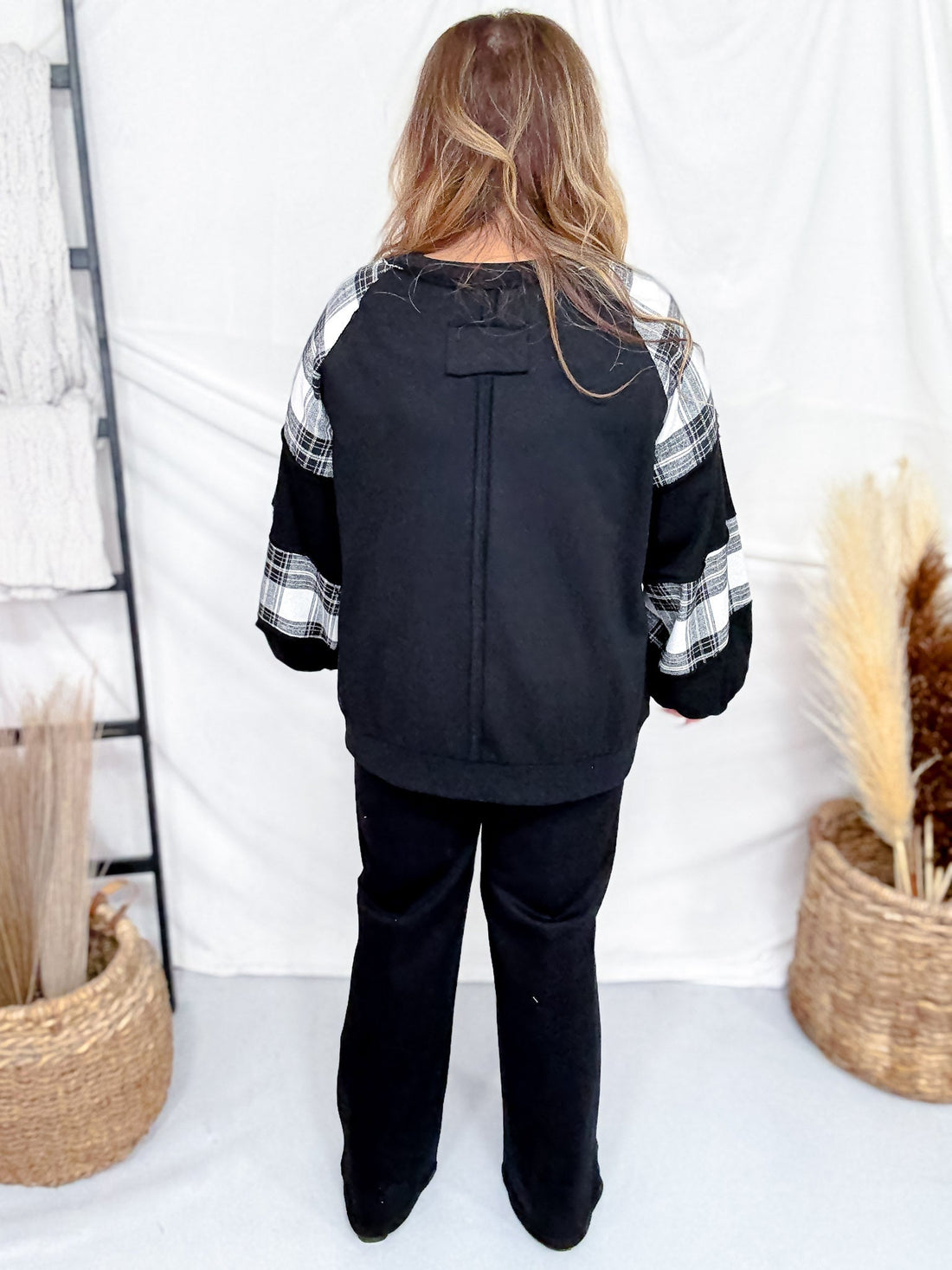 Black Sweatshirt With Plaid Pumpkin & Sleeves - Whiskey Skies - ODDI