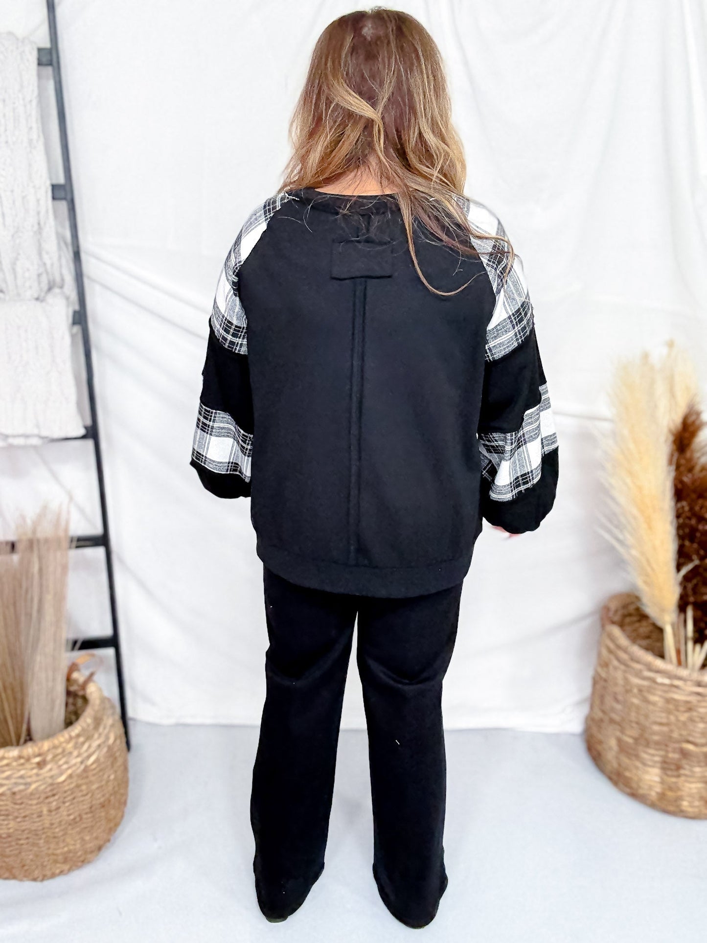 Black Sweatshirt With Plaid Pumpkin & Sleeves - Whiskey Skies - ODDI