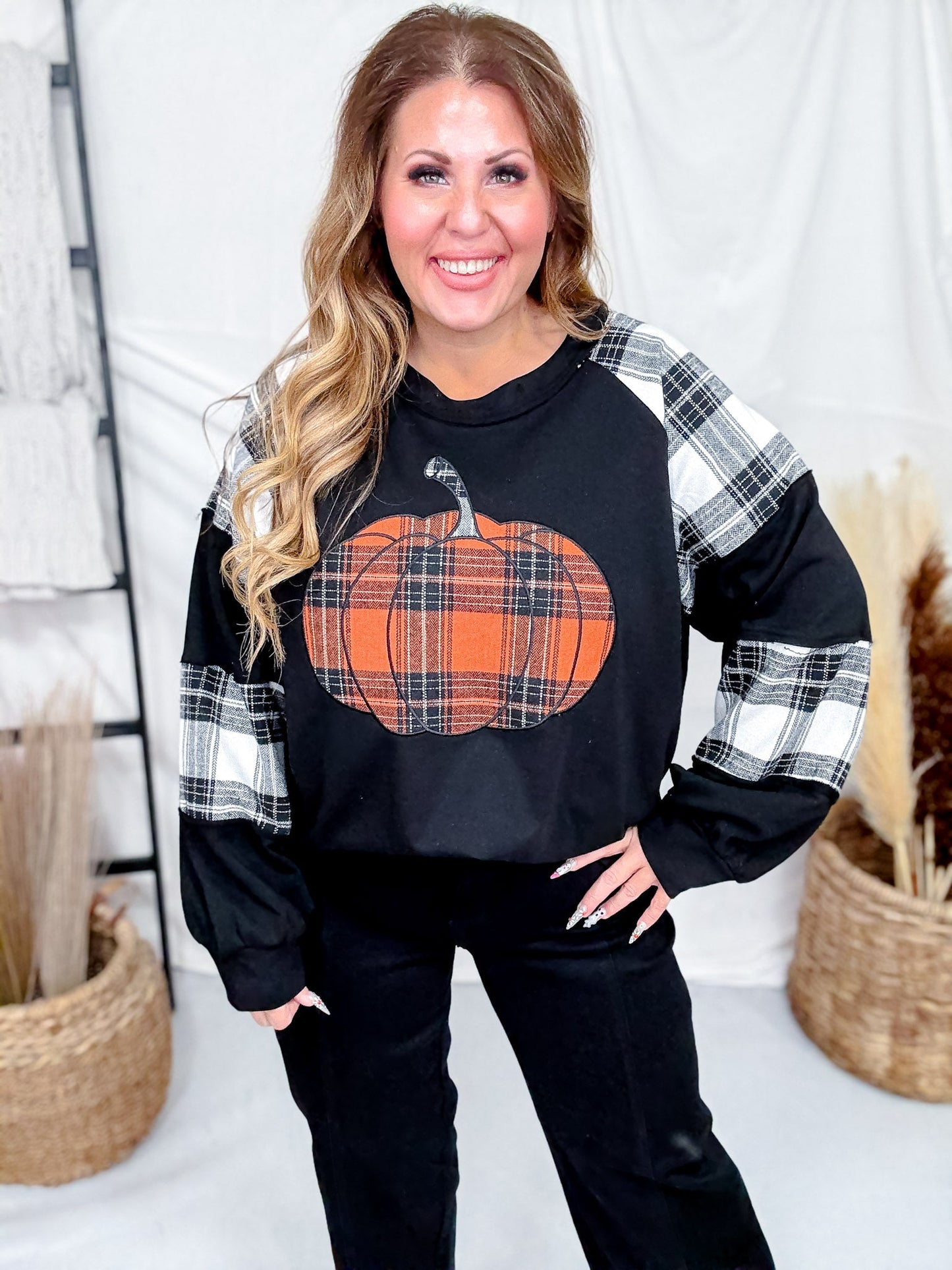 Black Sweatshirt With Plaid Pumpkin & Sleeves - Whiskey Skies - ODDI