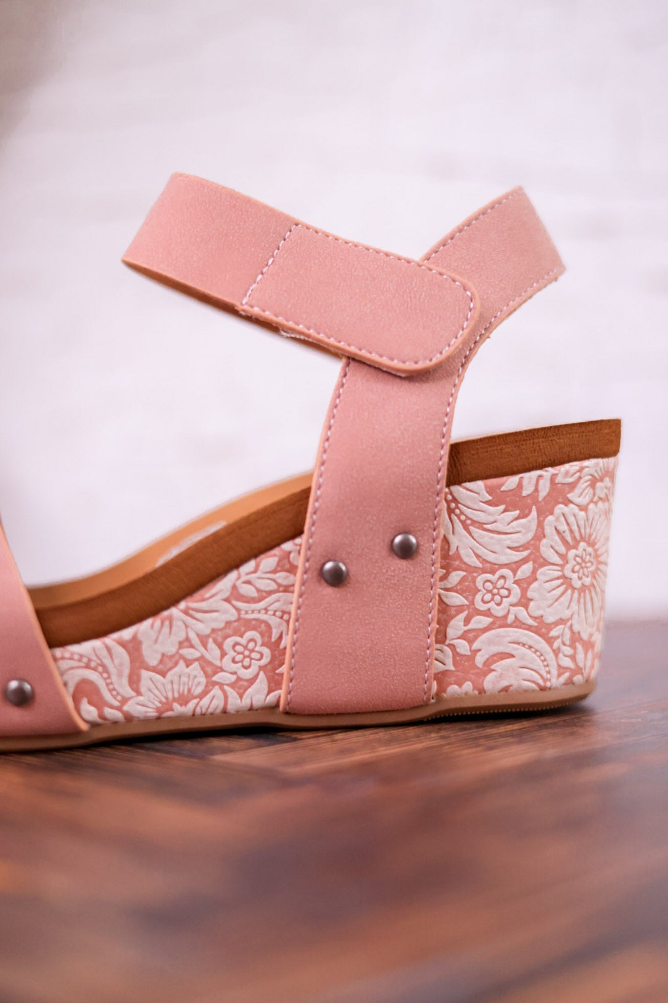 Blush Devon Wedges - Whiskey Skies - VERY G