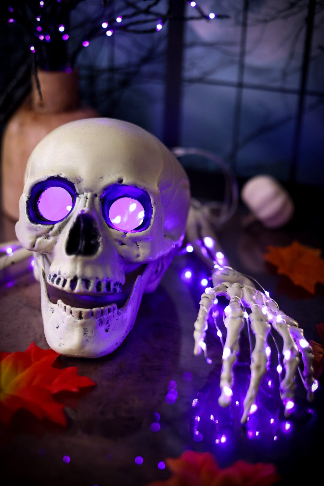 Buried Skeleton with LED Eyes Set - Whiskey Skies - GERSON COMPANIES