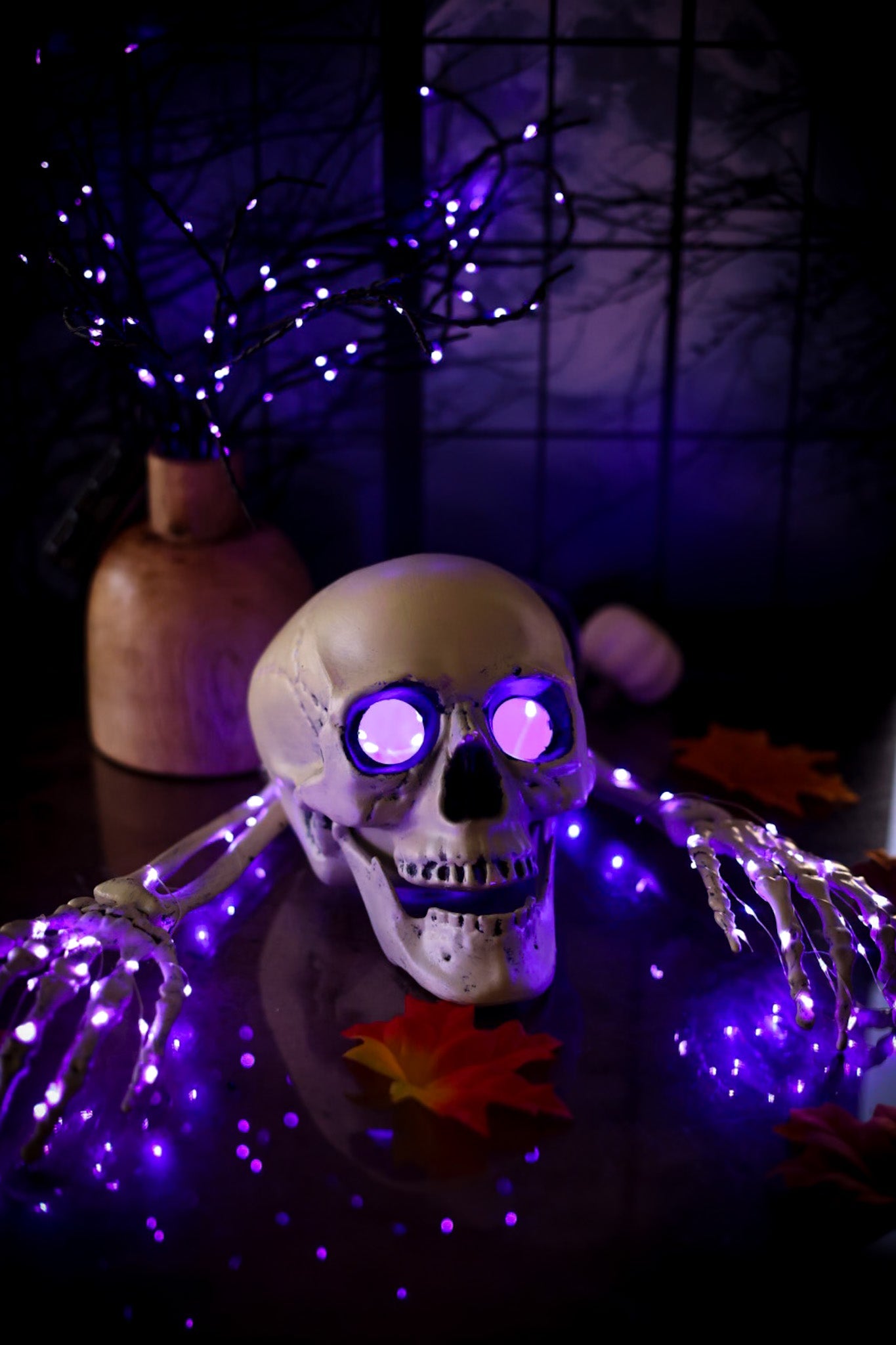 Buried Skeleton with LED Eyes Set - Whiskey Skies - GERSON COMPANIES