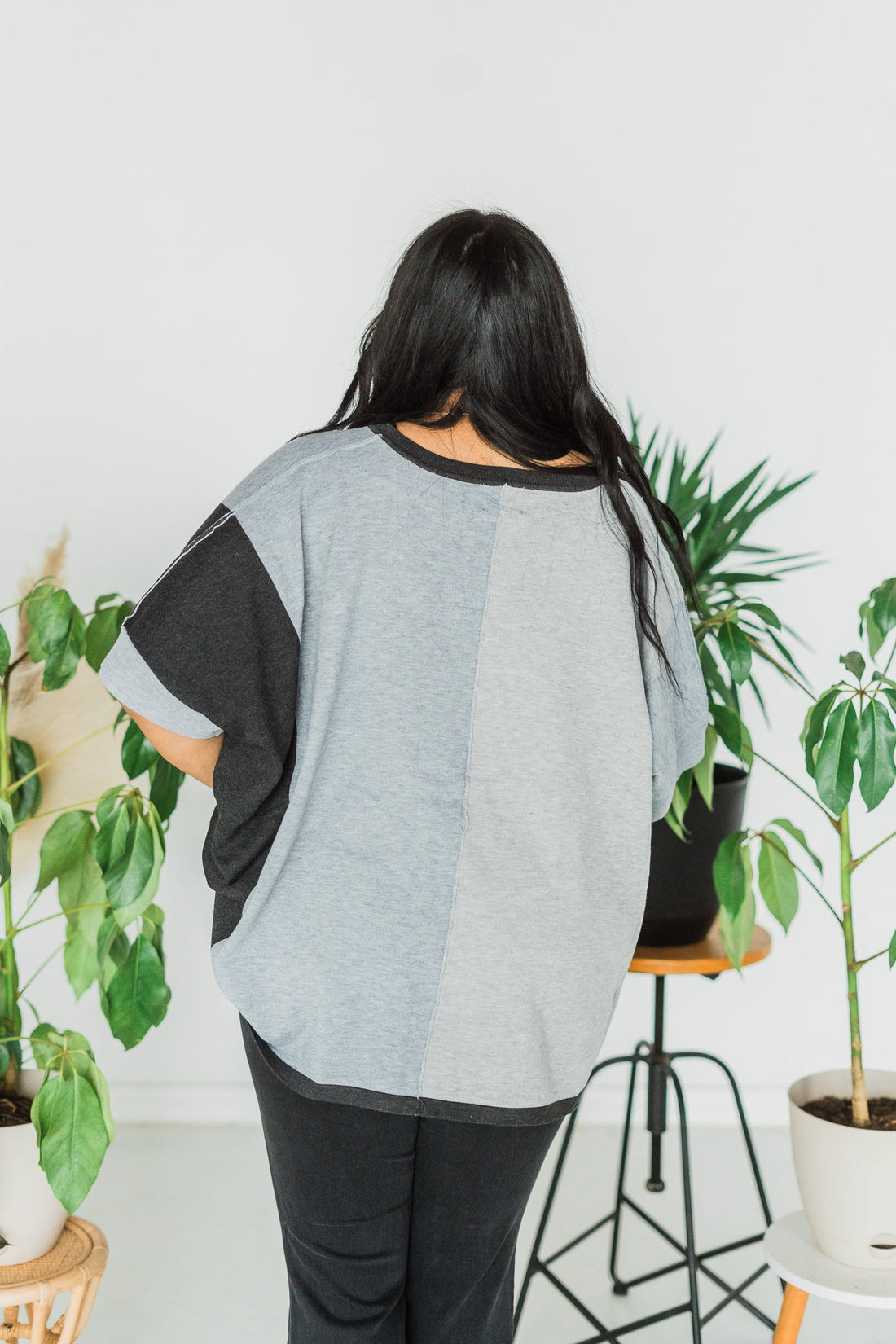 Charcoal Colorblock Relaxed Fit Top - Whiskey Skies - ANDREE BY UNIT