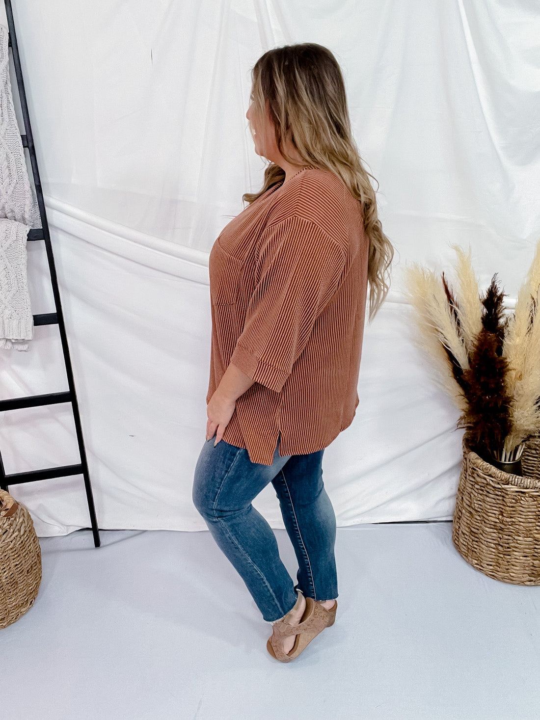 Chestnut Ribbed 3/4 Sleeve Boxy Top - Whiskey Skies - ANDREE BY UNIT