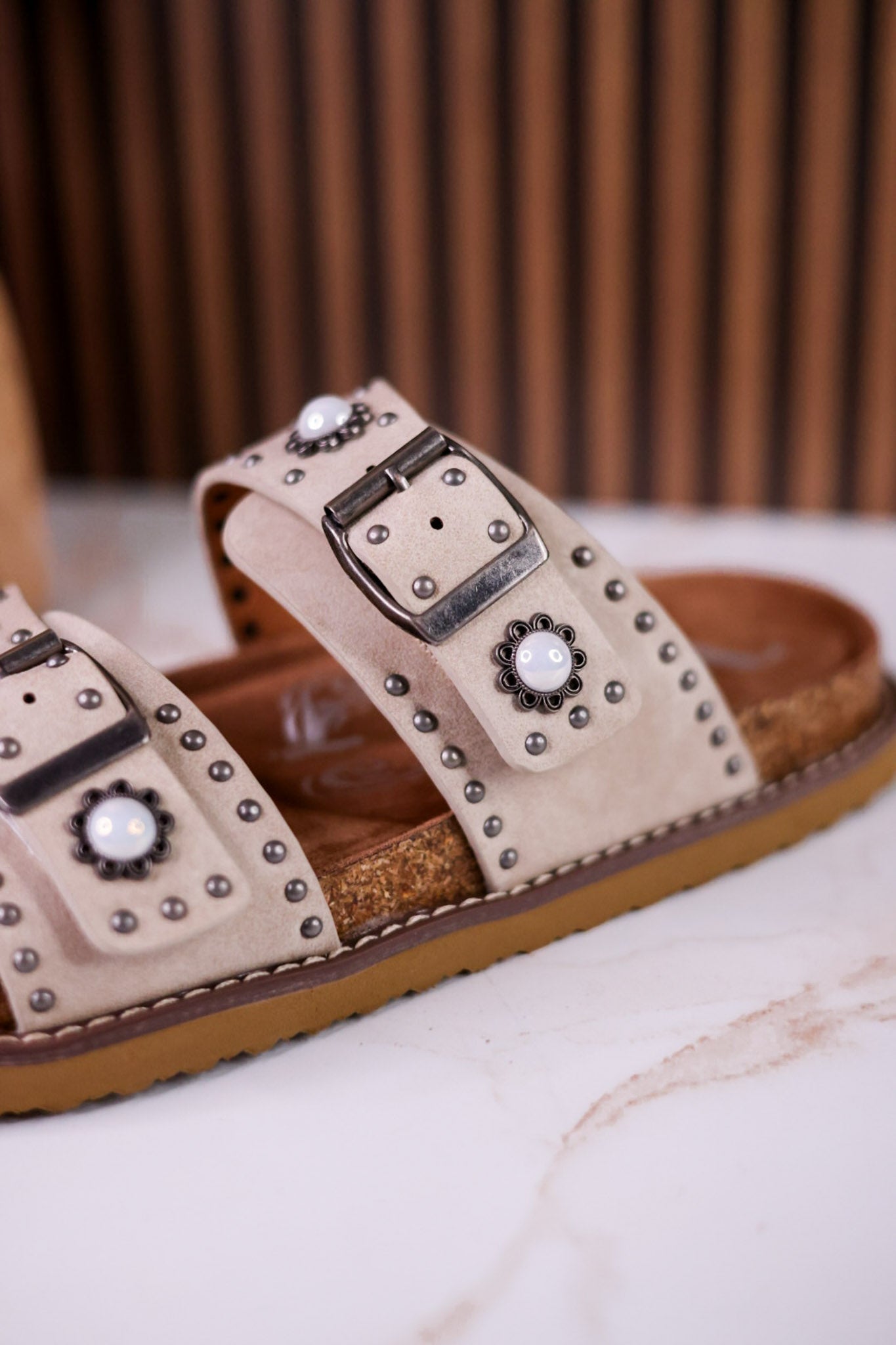 "Connie" Sandals With Studs & Flower Accents In Cream - Whiskey Skies - VERY G