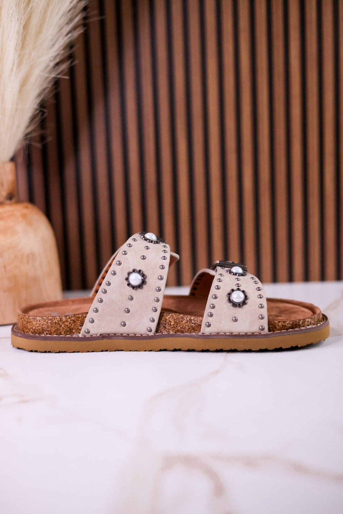 "Connie" Sandals With Studs & Flower Accents In Cream - Whiskey Skies - VERY G