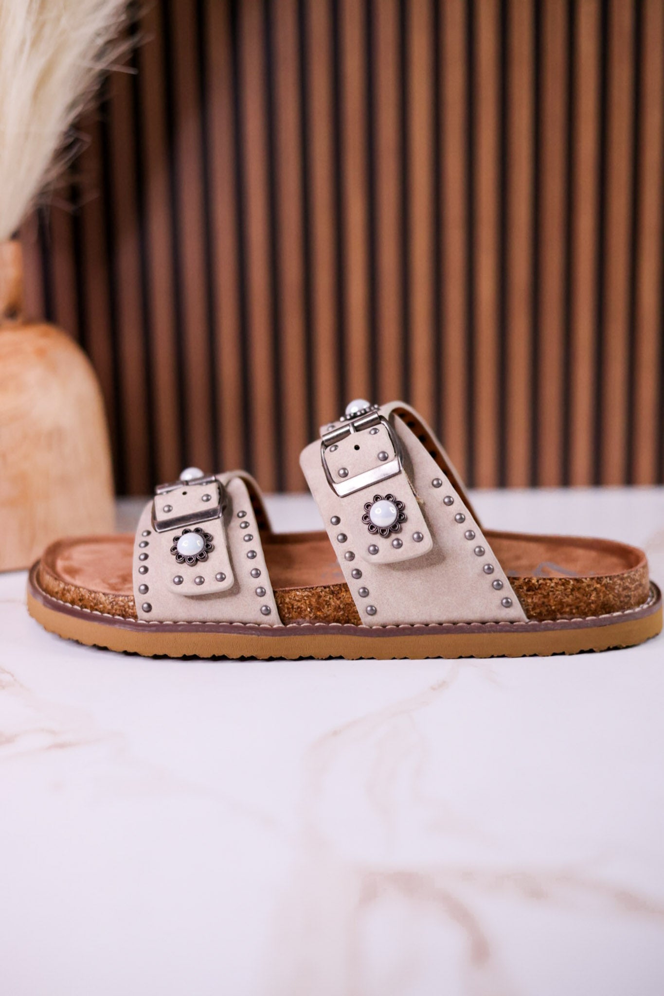 "Connie" Sandals With Studs & Flower Accents In Cream - Whiskey Skies - VERY G
