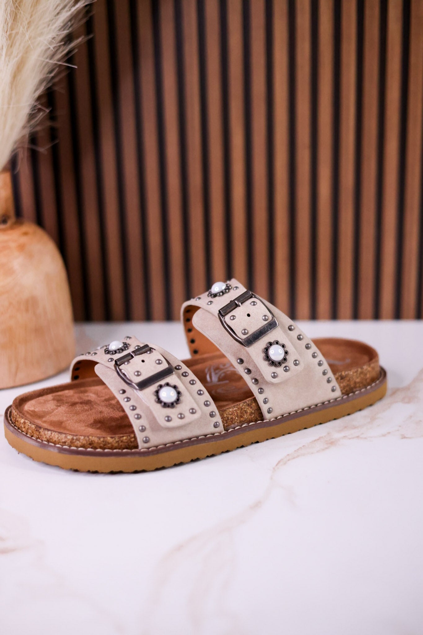 "Connie" Sandals With Studs & Flower Accents In Cream - Whiskey Skies - VERY G