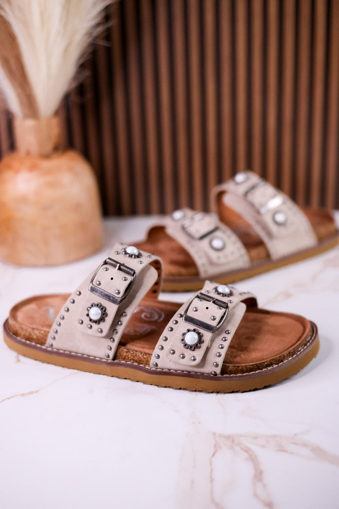 "Connie" Sandals With Studs & Flower Accents In Cream - Whiskey Skies - VERY G