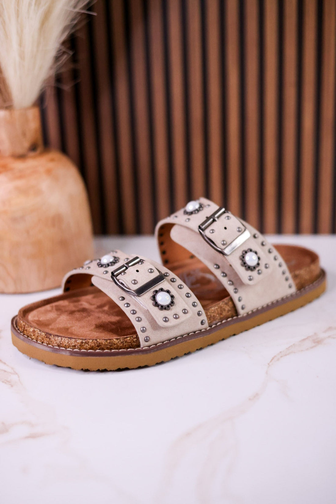 "Connie" Sandals With Studs & Flower Accents In Cream - Whiskey Skies - VERY G