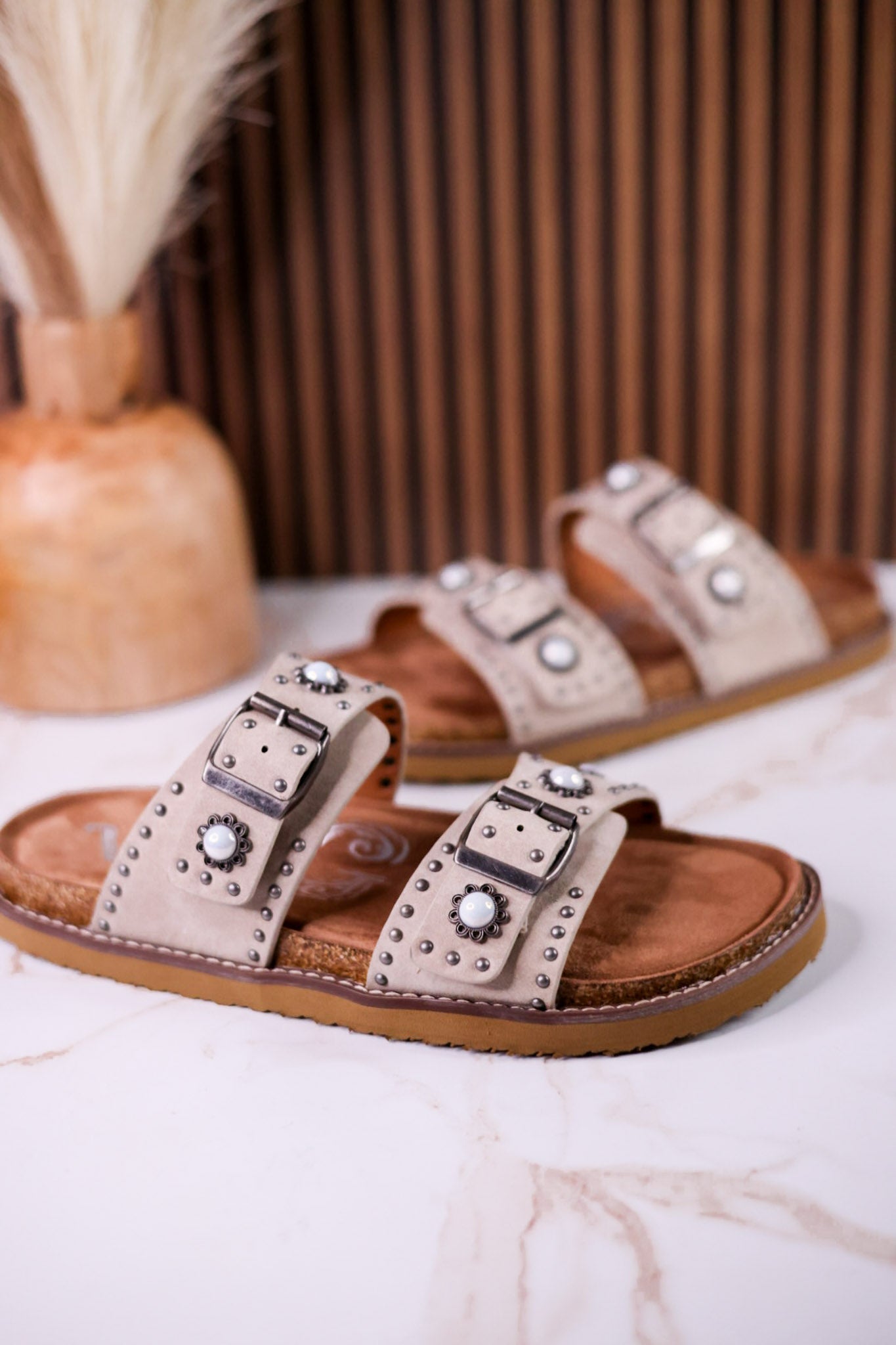 "Connie" Sandals With Studs & Flower Accents In Cream - Whiskey Skies - VERY G