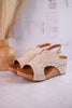 Cream Free Fly Wedges - Whiskey Skies - VERY G