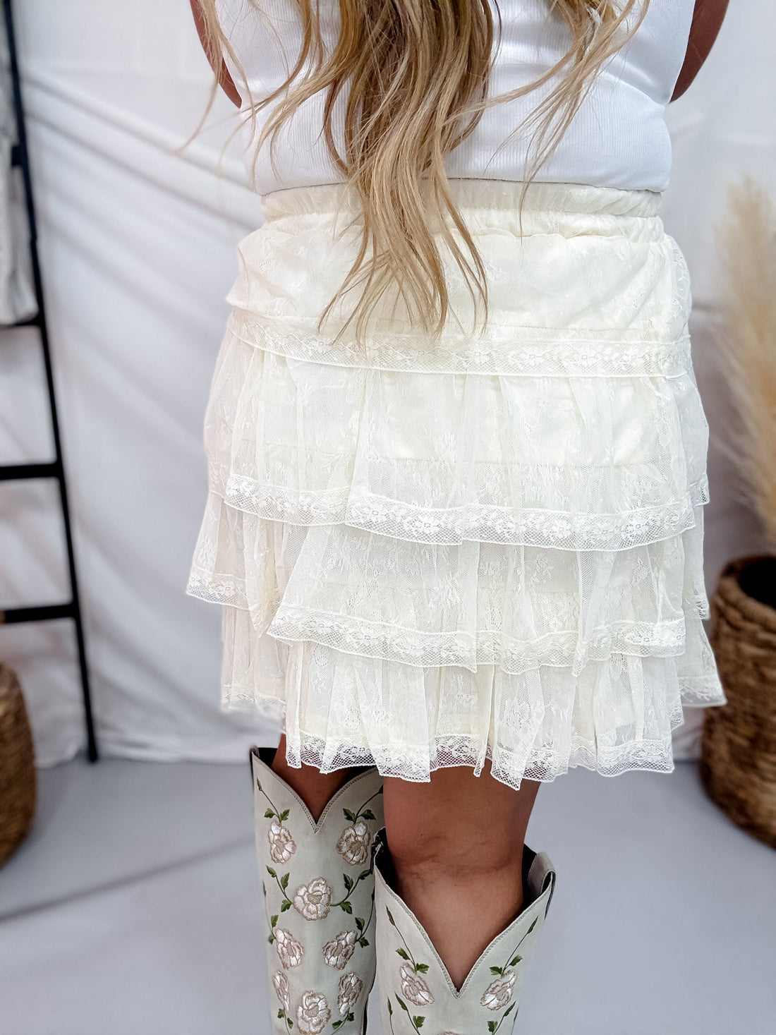 Cream Lace Ruffled Mini Skirt - Whiskey Skies - POLAGRAM + BAEVELY