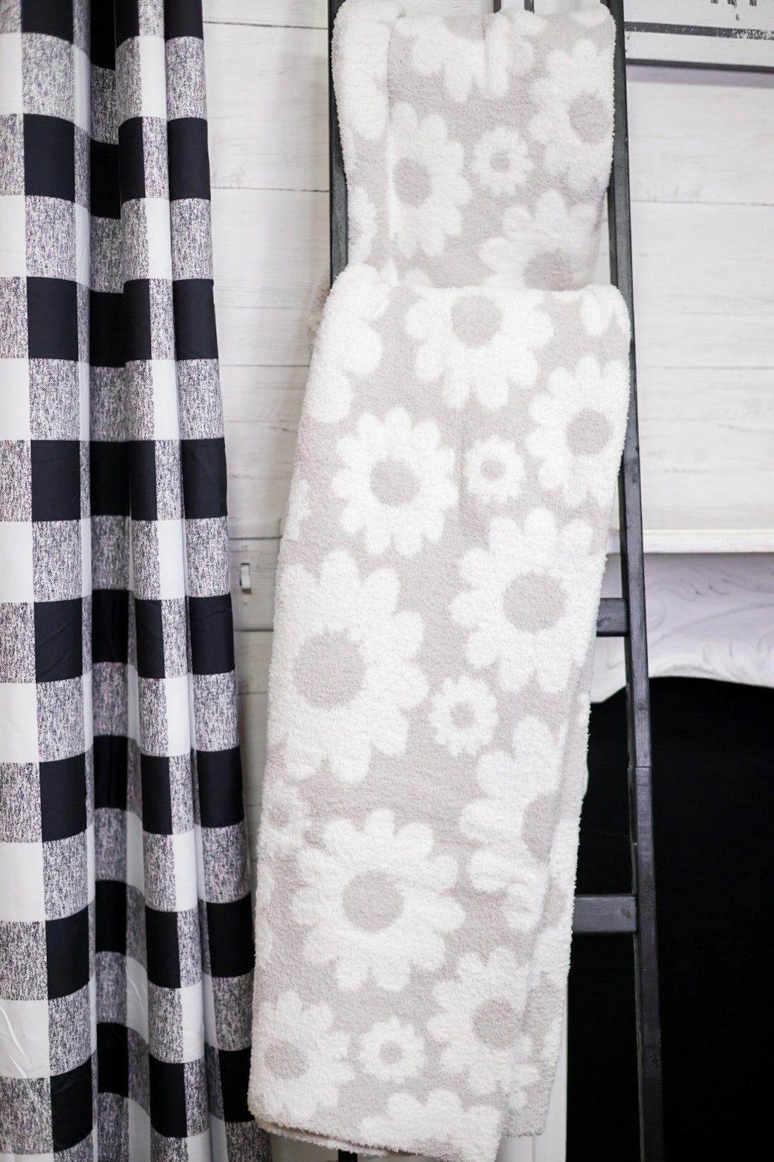 Daisy Grey Stretchy Throw Blanket - Whiskey Skies - CARSTEN'S ENTERPRISES INC.