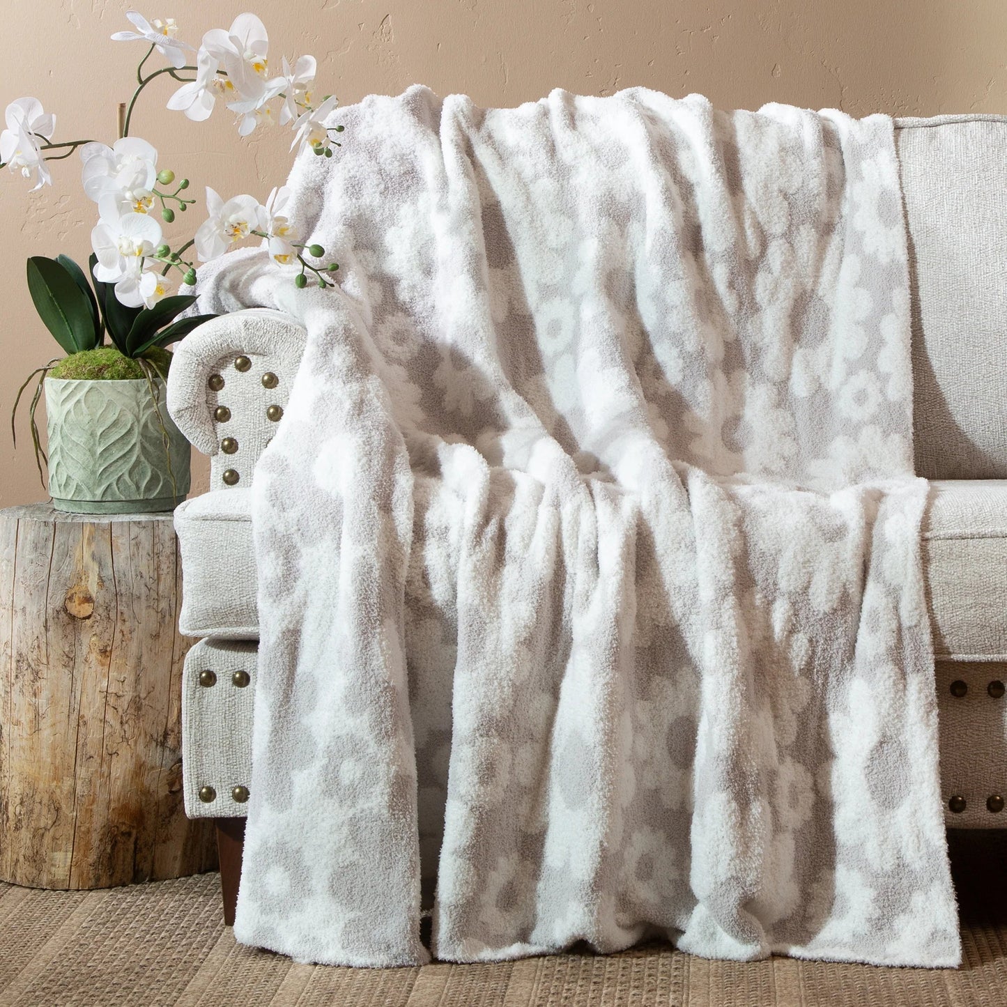 Daisy Grey Stretchy Throw Blanket - Whiskey Skies - CARSTEN'S ENTERPRISES INC.